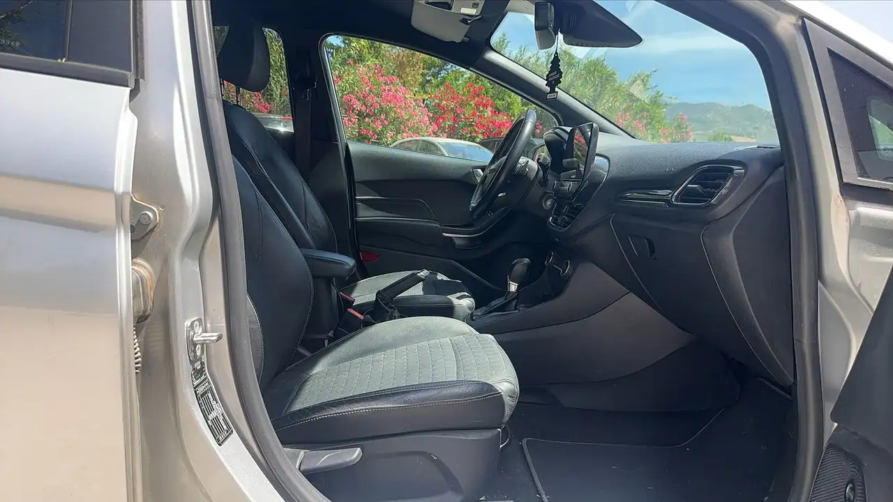 Ford Fiesta Active — photo 27