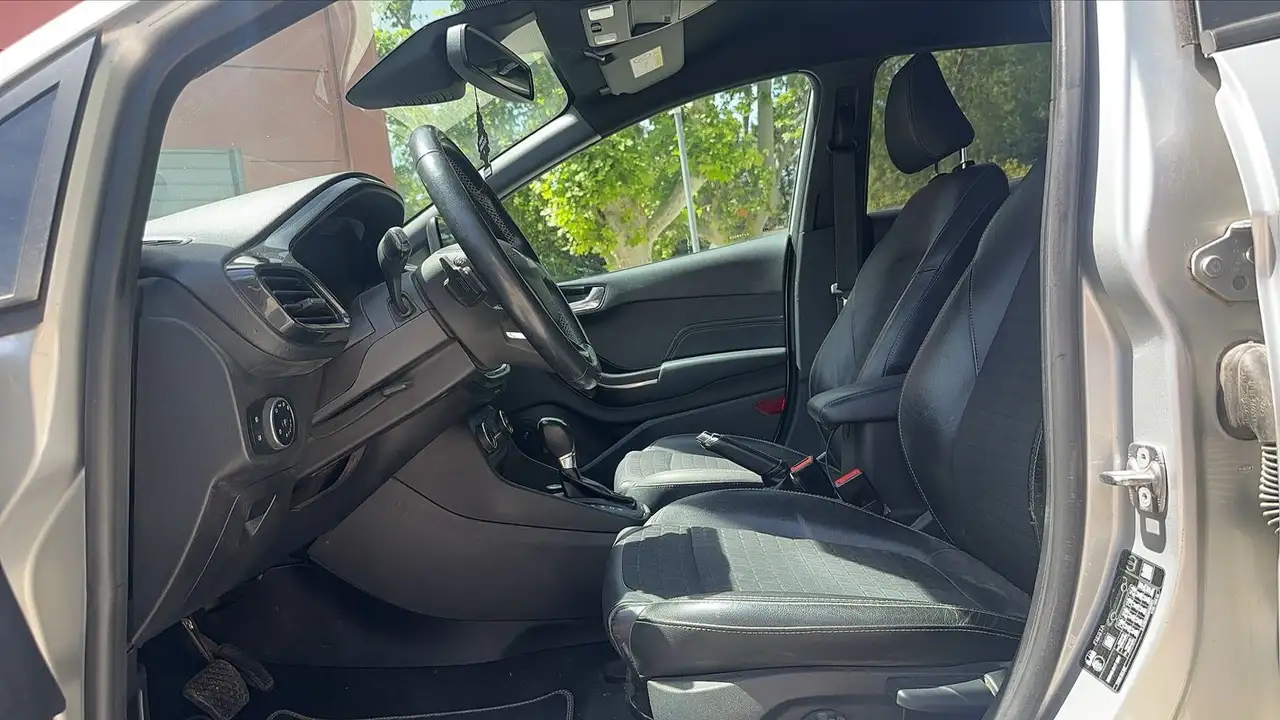 Ford Fiesta Active — photo 25