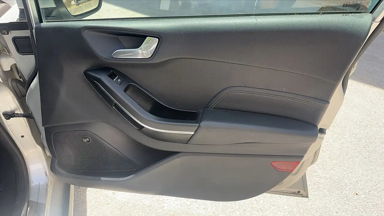 Ford Fiesta Active — photo 24