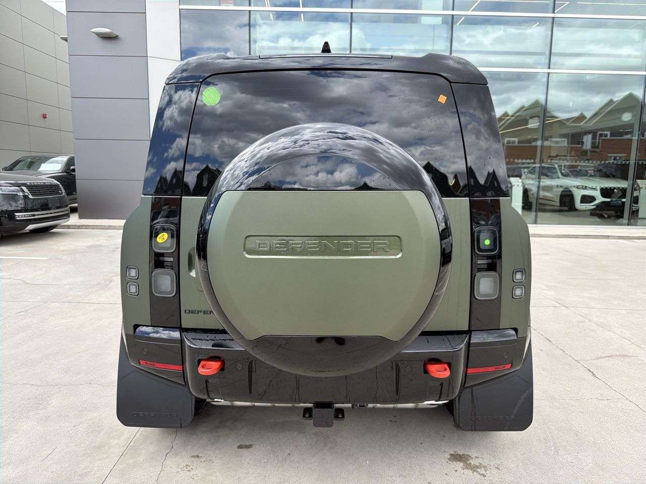 2026 Land Rover Defender 110 P400 X alt 4
