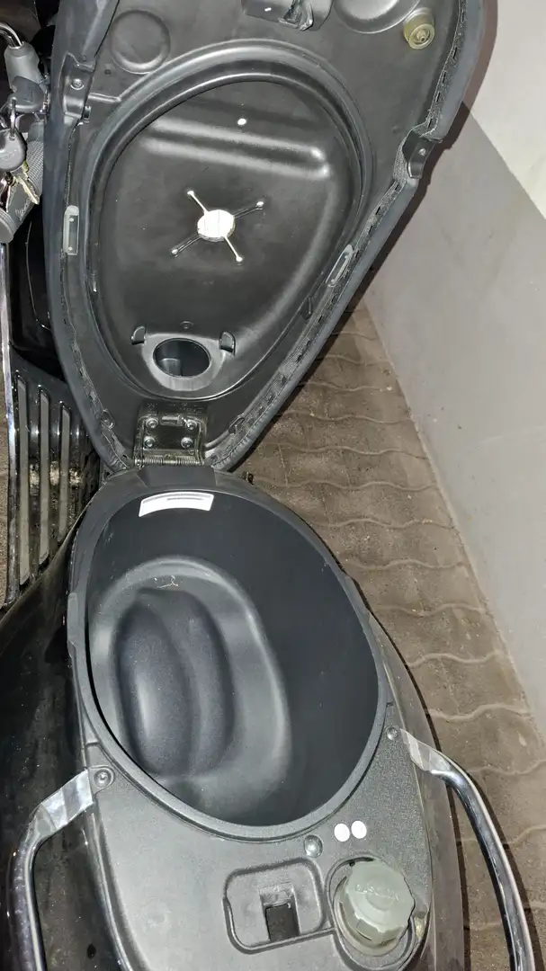 Piaggio Sprint Vespa Negro - 2