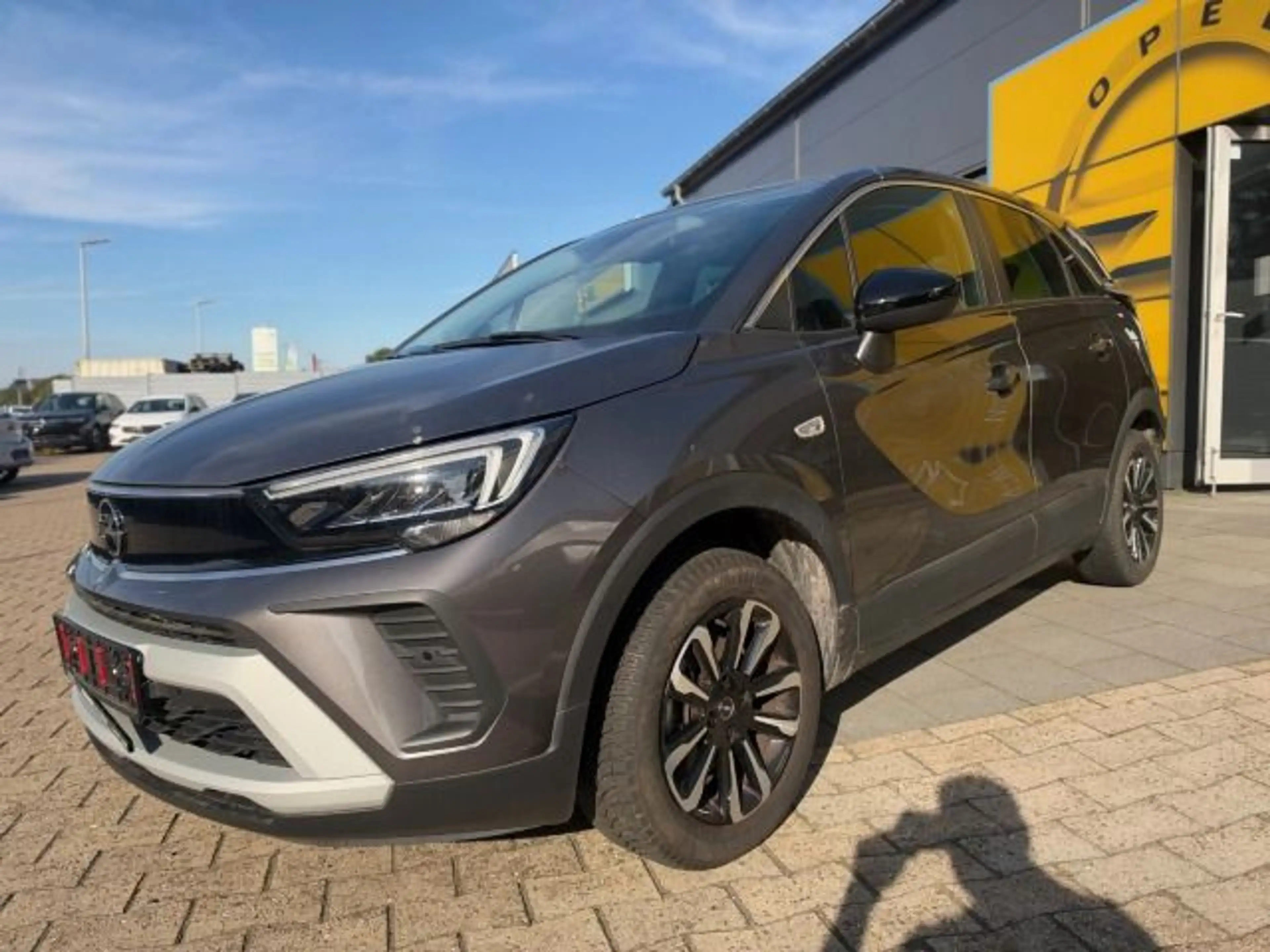 Opel Crossland 1.2 Elegance **AHK/Allwetter** — photo 2