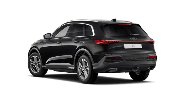 Audi Q5 view 3