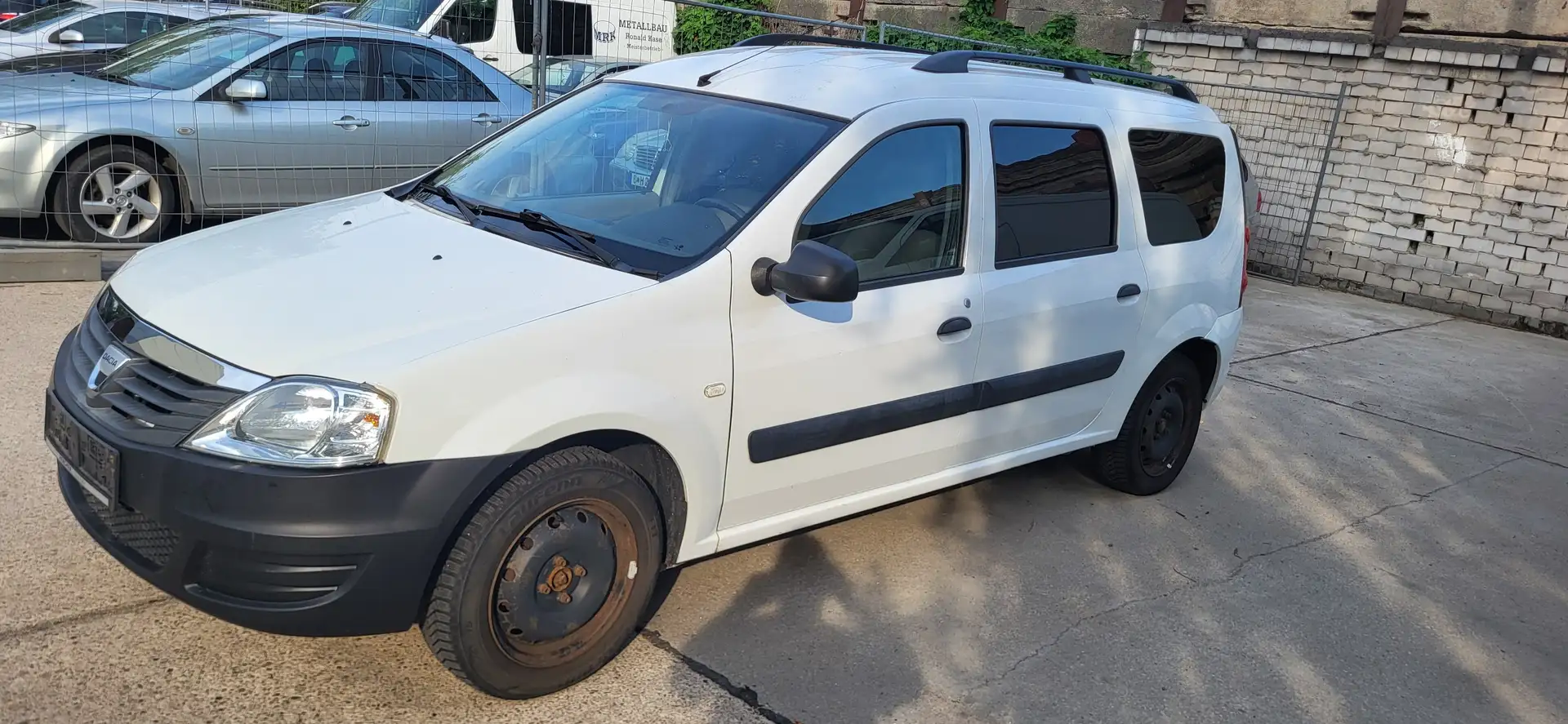 Dacia Logan 1,6 MPI Blanc - 2