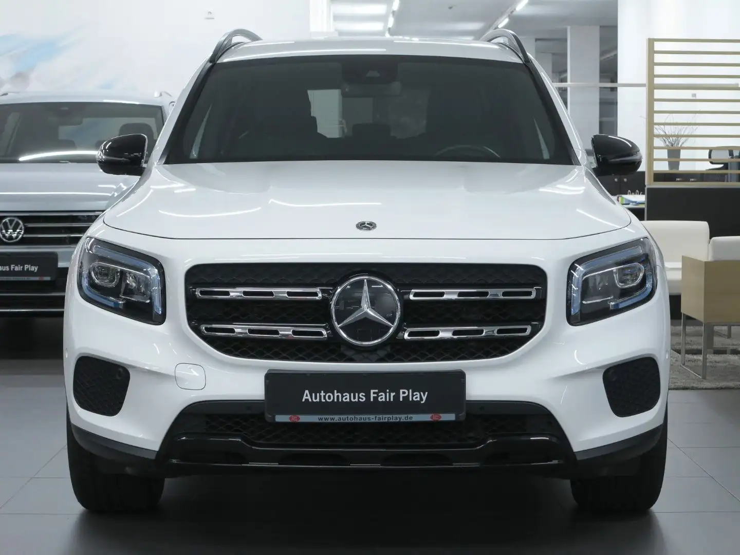 Mercedes-Benz GLB 250 4Matic LED/SOUND/AMBIENTE/OFFROAD-PAKET! White - 2