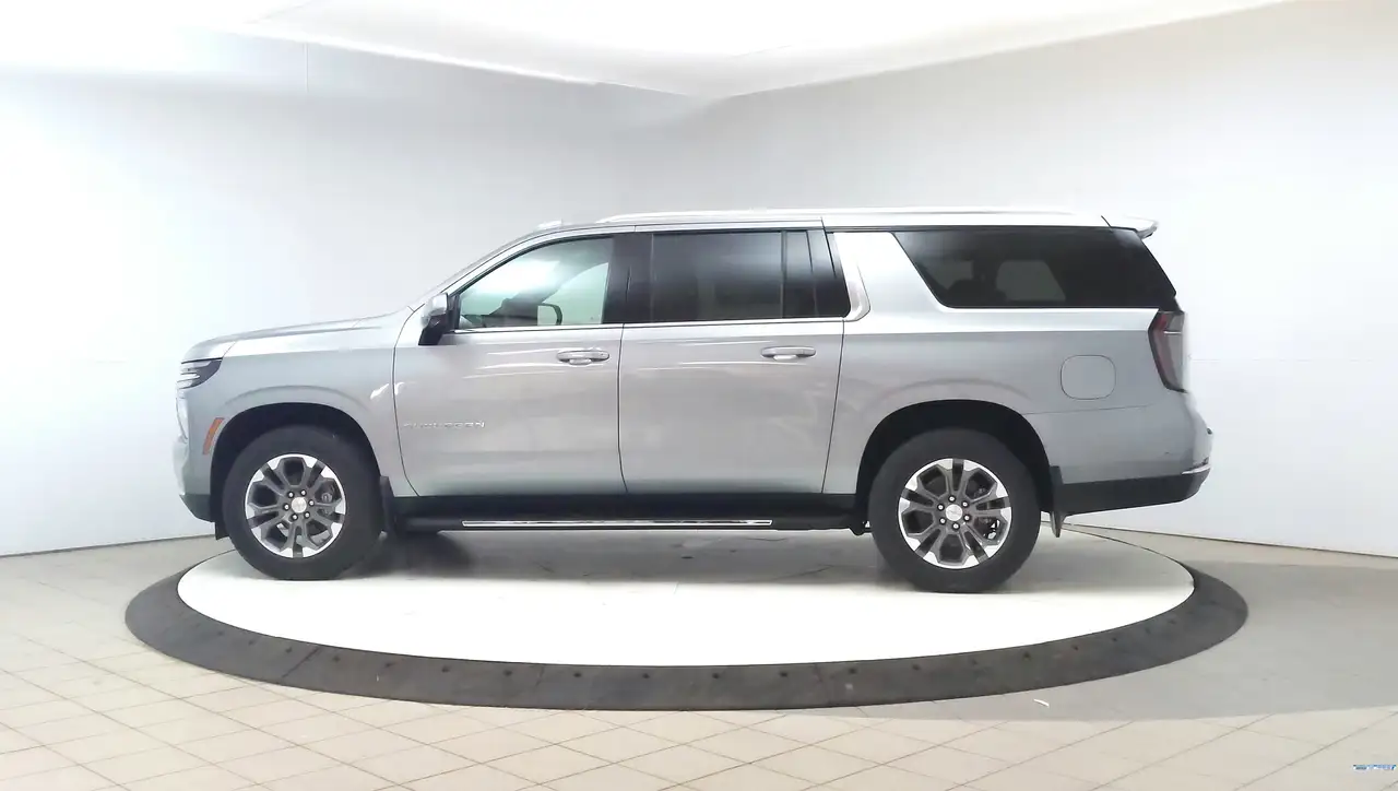 Chevrolet Suburban снимка Chevrolet Suburban