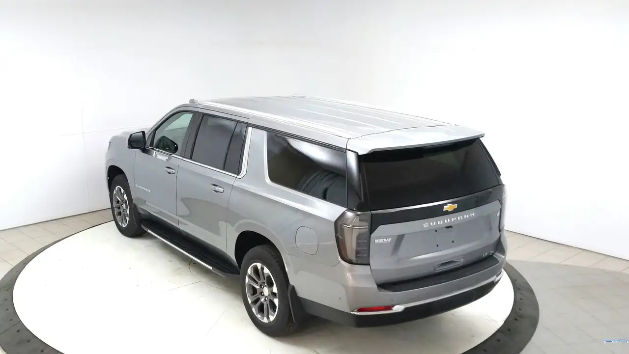 Chevrolet Suburban снимка Chevrolet Suburban