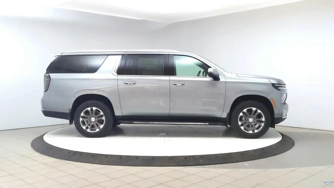 Chevrolet Suburban снимка Chevrolet Suburban