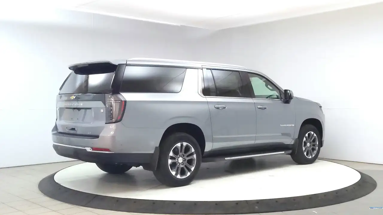 Chevrolet Suburban снимка Chevrolet Suburban