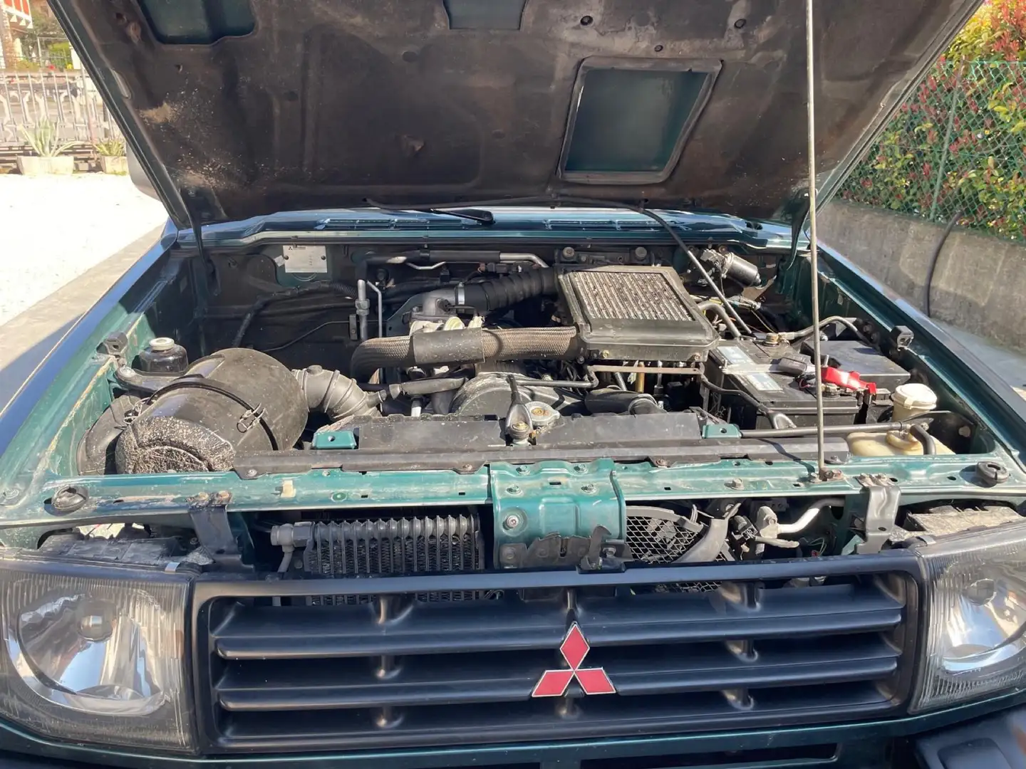 Mitsubishi Pajero 3p 2.5 tdi GLX - 2