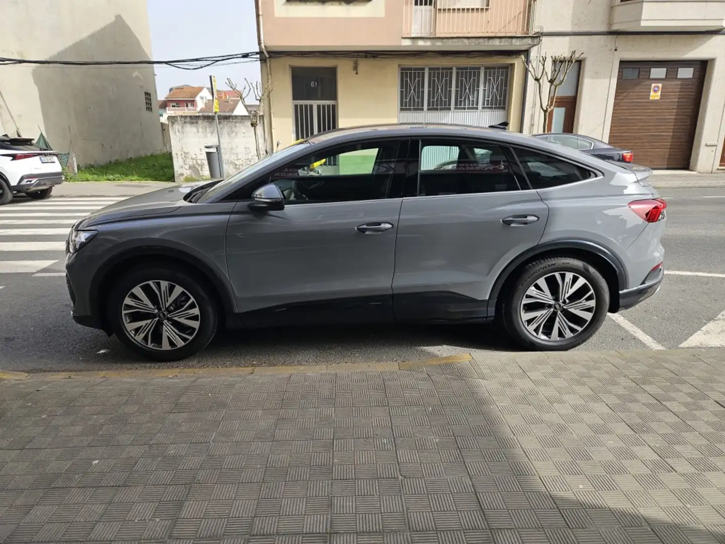 Audi Q4 e-tron Sportback 40 Advanced 150kW 63KWh Gris - 2