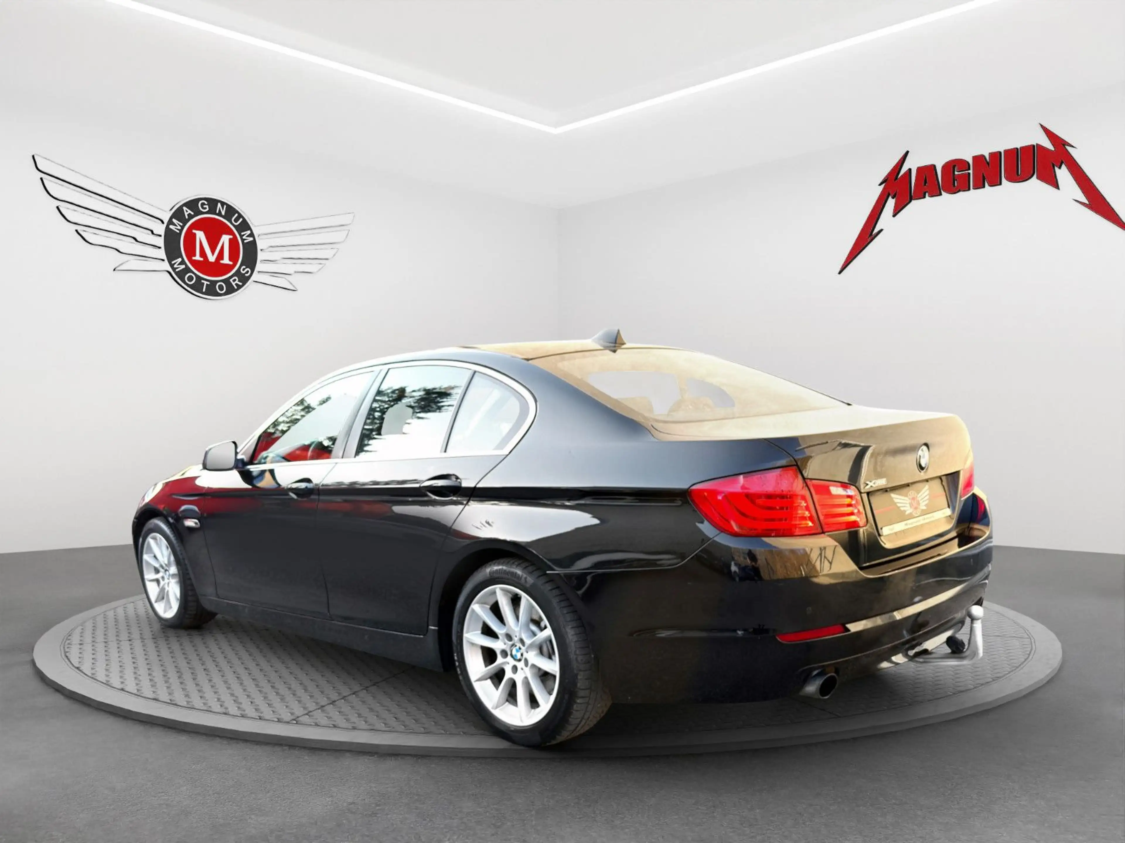 BMW 535 i XD SPORT*Aut.*Leder*Navi*Klimaaut.*AHK*PDC* — photo 4