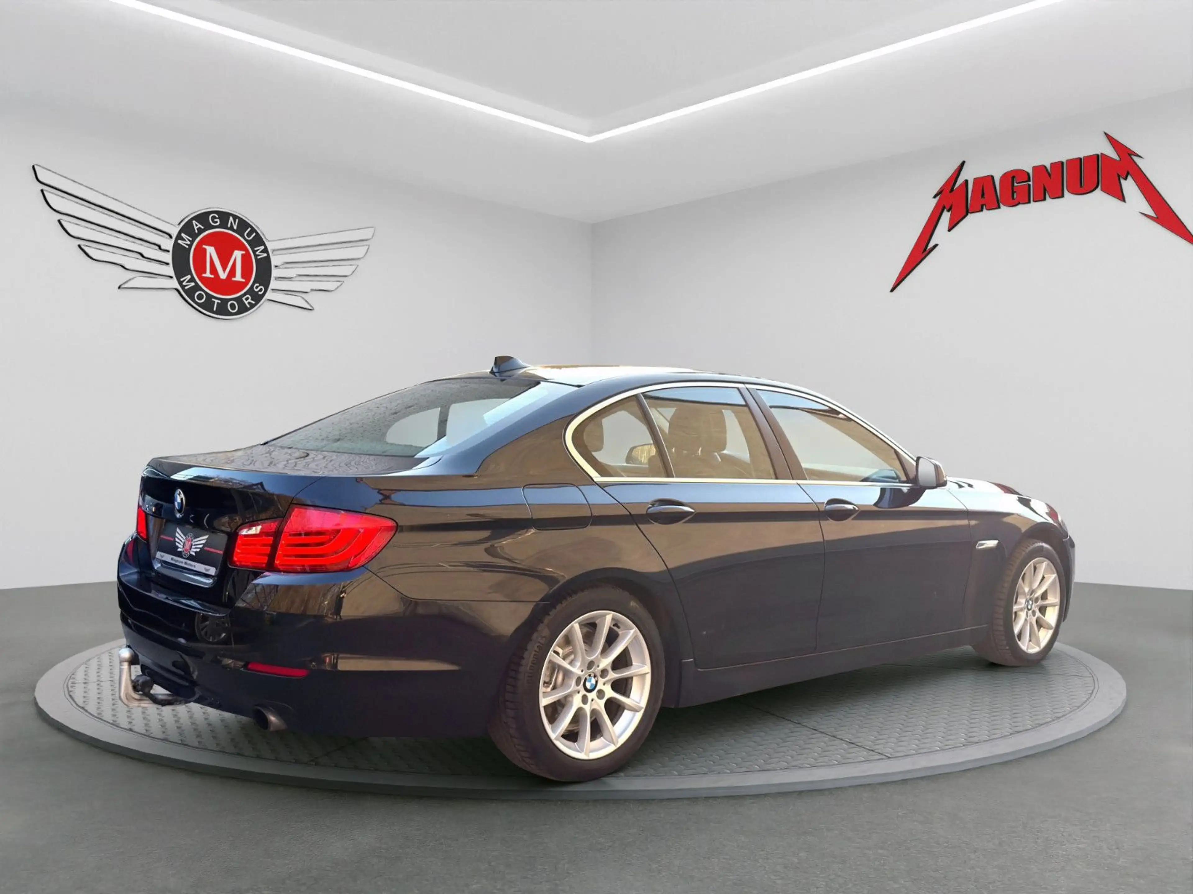 BMW 535 i XD SPORT*Aut.*Leder*Navi*Klimaaut.*AHK*PDC* — photo 5