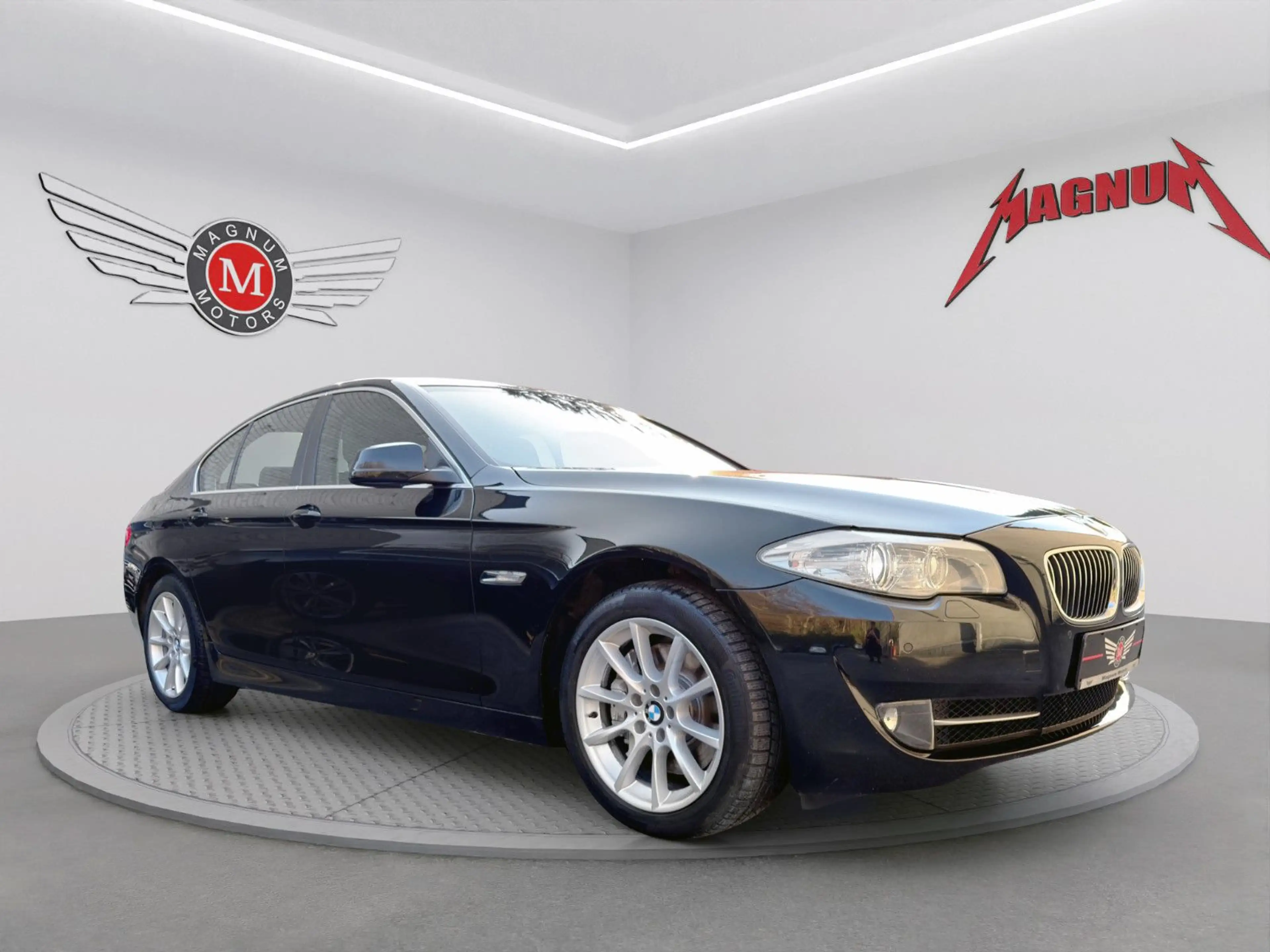 BMW 535 i XD SPORT*Aut.*Leder*Navi*Klimaaut.*AHK*PDC* — photo 3