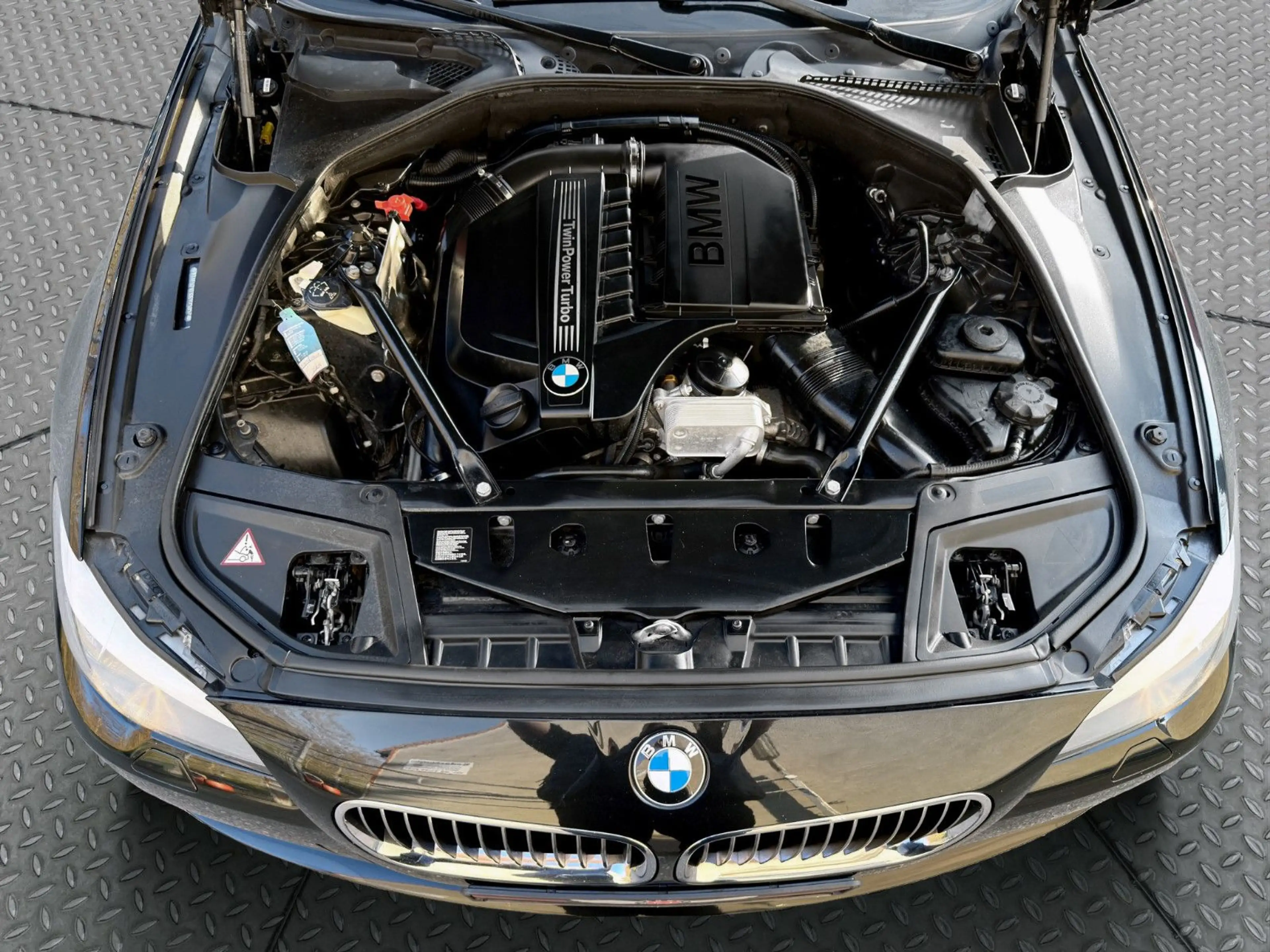 BMW 535 i XD SPORT*Aut.*Leder*Navi*Klimaaut.*AHK*PDC* — photo 10