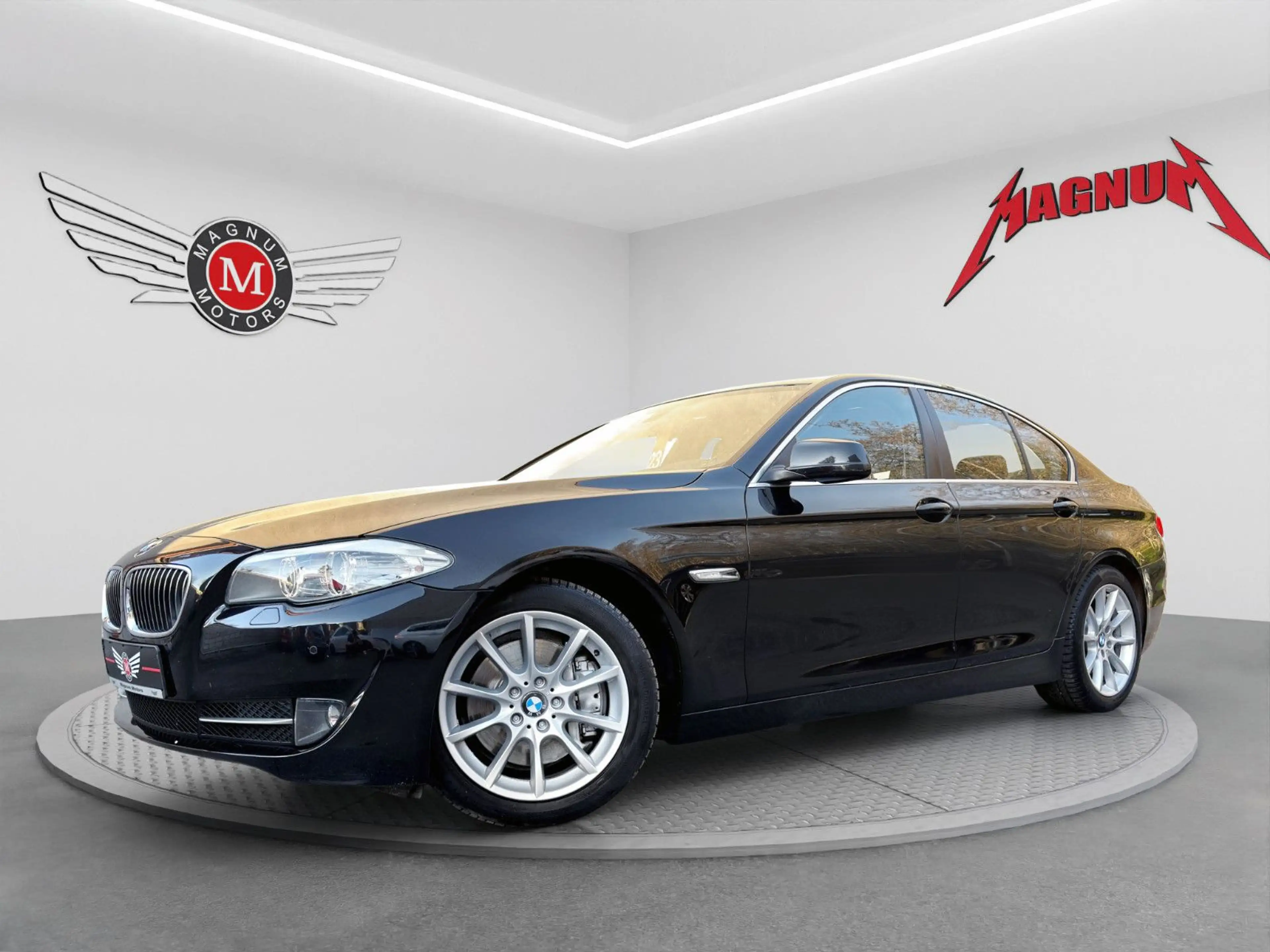 BMW 535 i XD SPORT*Aut.*Leder*Navi*Klimaaut.*AHK*PDC* — photo 2