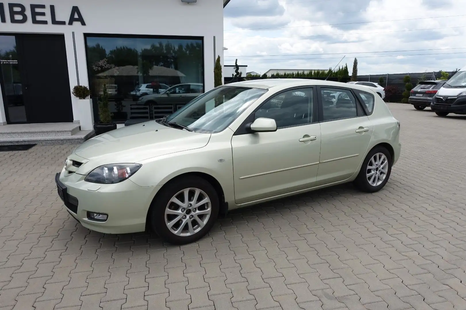 Mazda 3 1.6 Sport Active Amarillo - 1