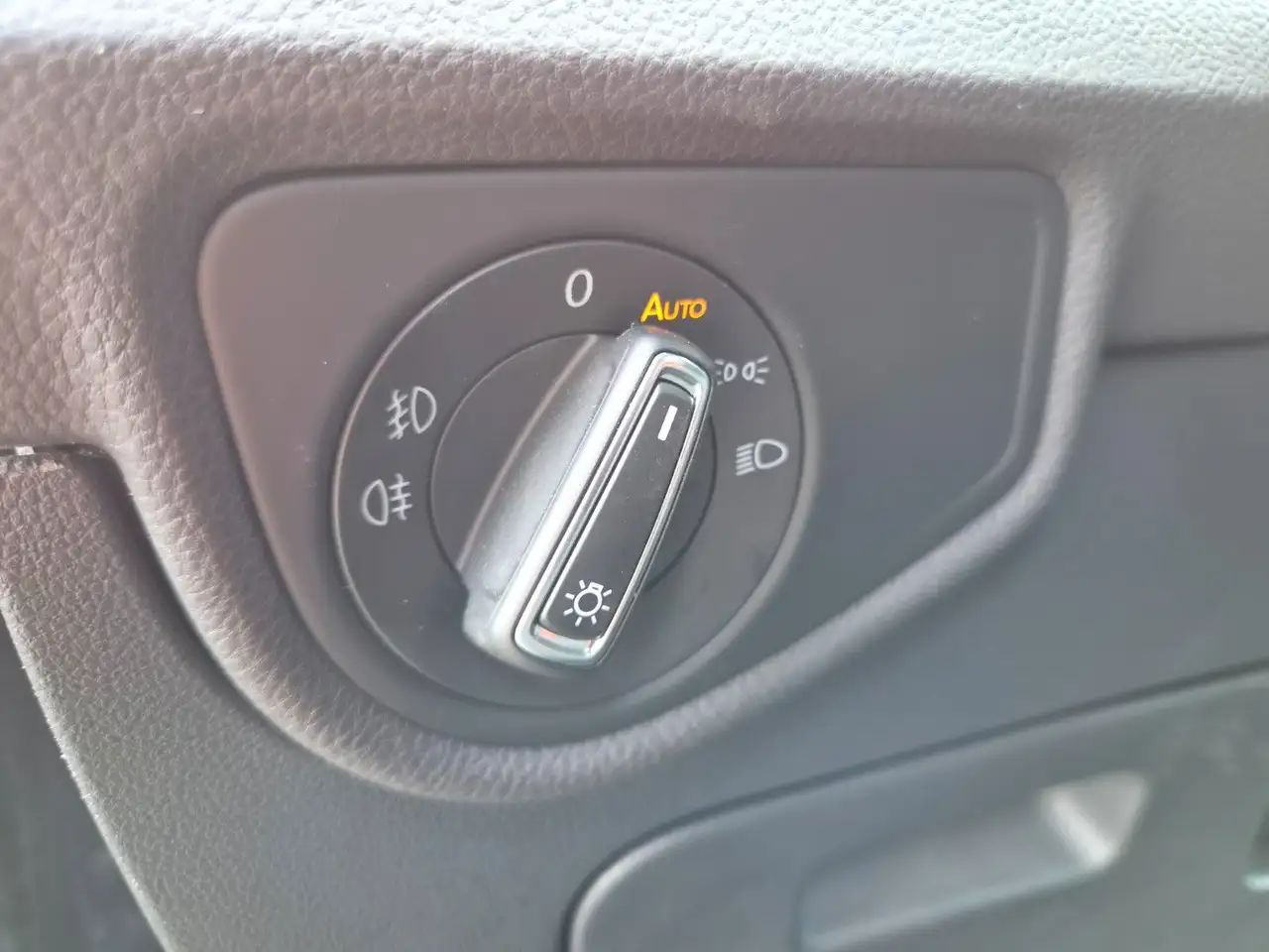 Volkswagen Touran Highline/7-Sitzer/Navi/PDC/Garantie/2.Hd, миниатюра 30