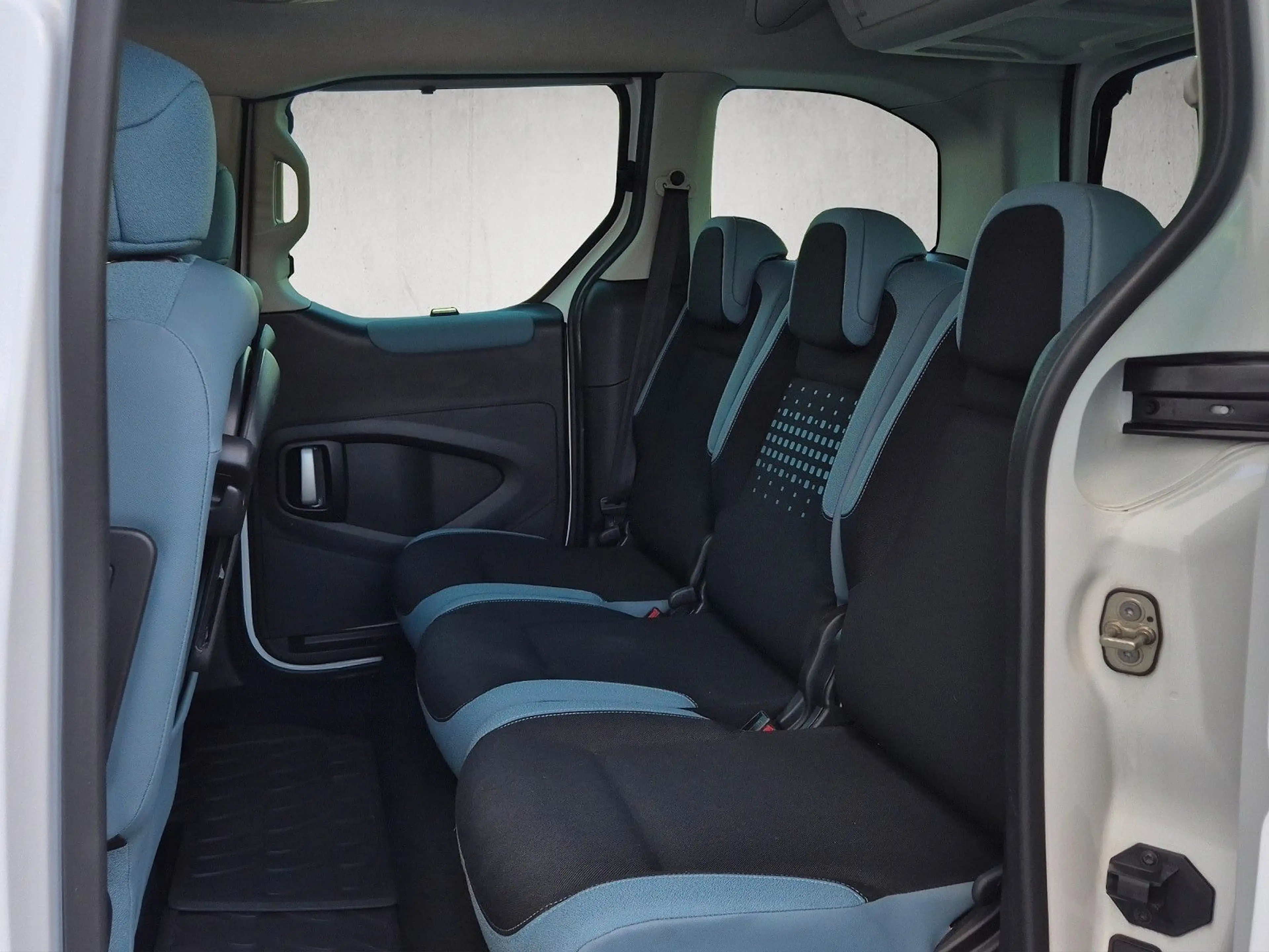 Citroen Berlingo 1.6 Selection/Glasdach/Modutop/Family — photo 12