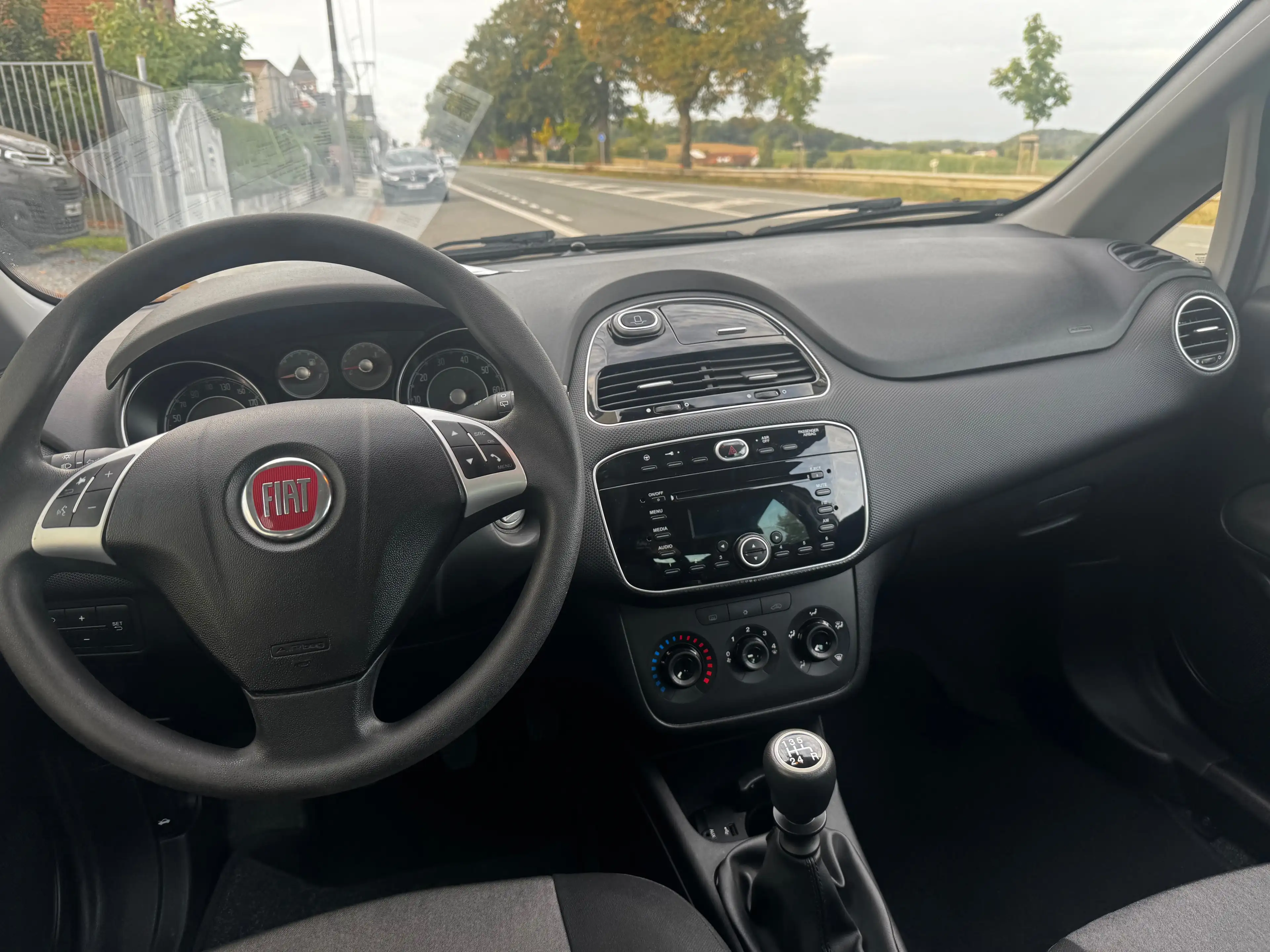 Fiat Punto Punto 1.2i euro 6 garantie 1 an — photo 11