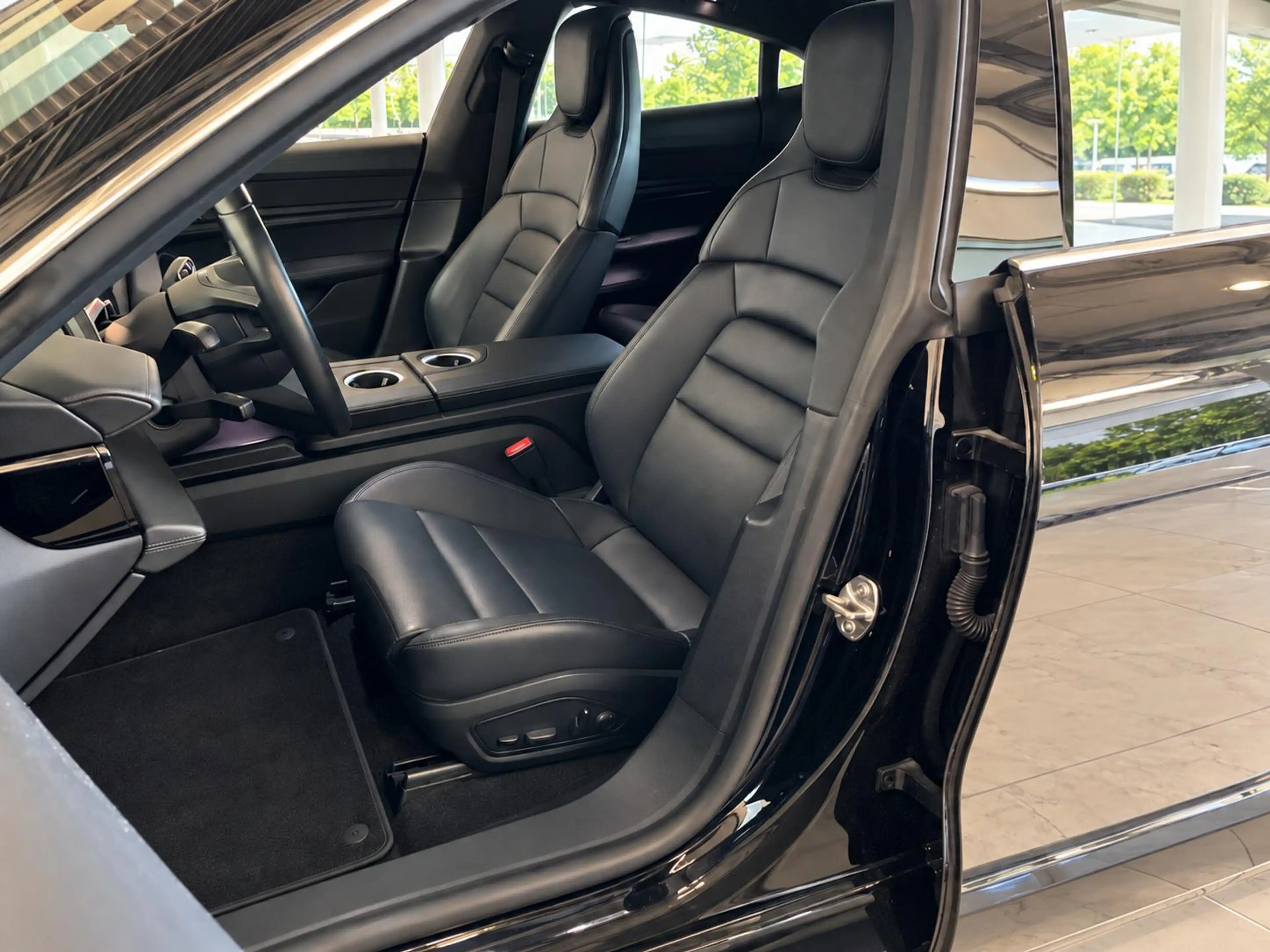 Porsche Taycan 4S PERFORMANCEBATTERIE+*LUFT*PAN*4RADLENK — photo 8