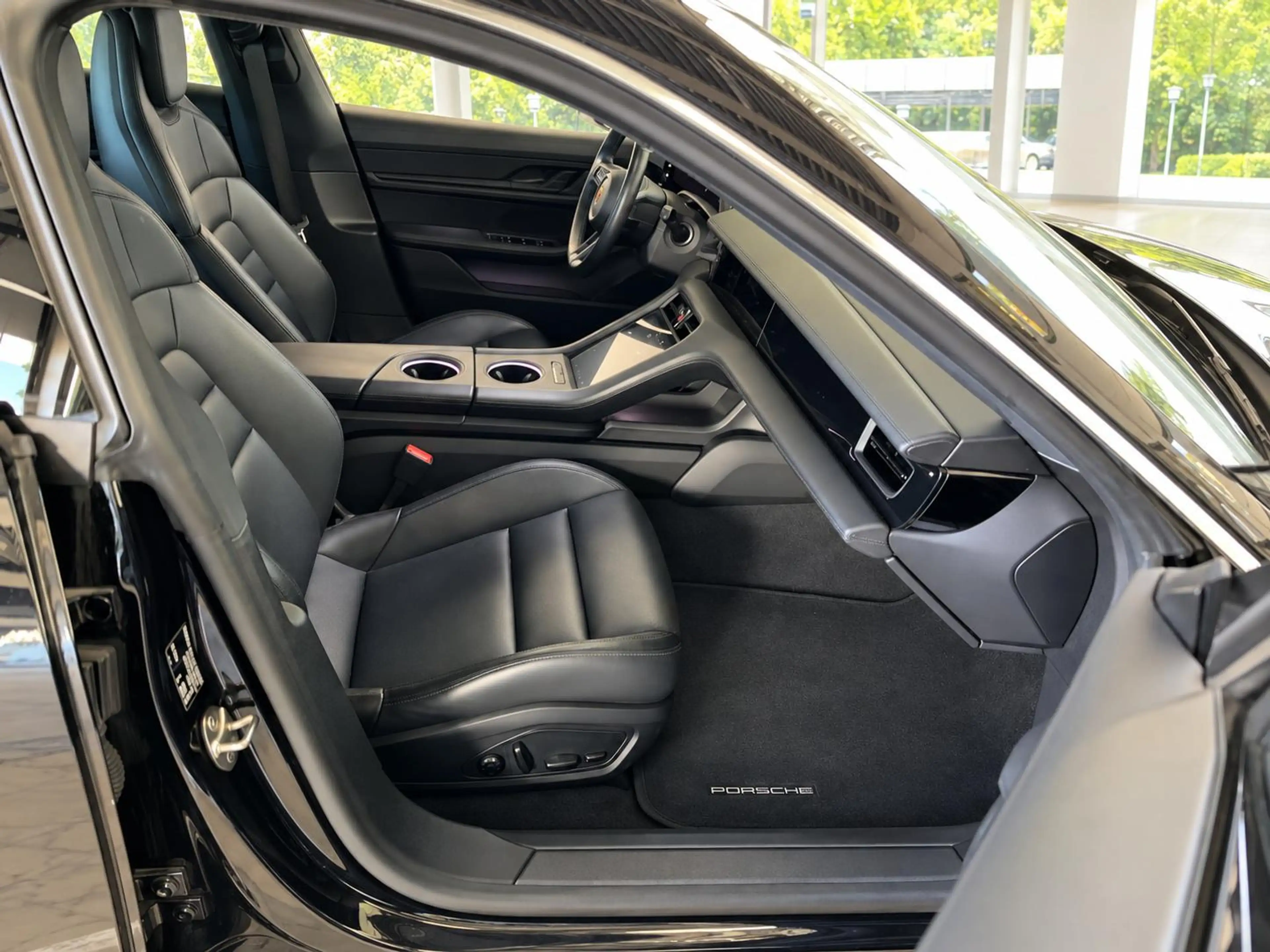 Porsche Taycan 4S PERFORMANCEBATTERIE+*LUFT*PAN*4RADLENK — photo 9
