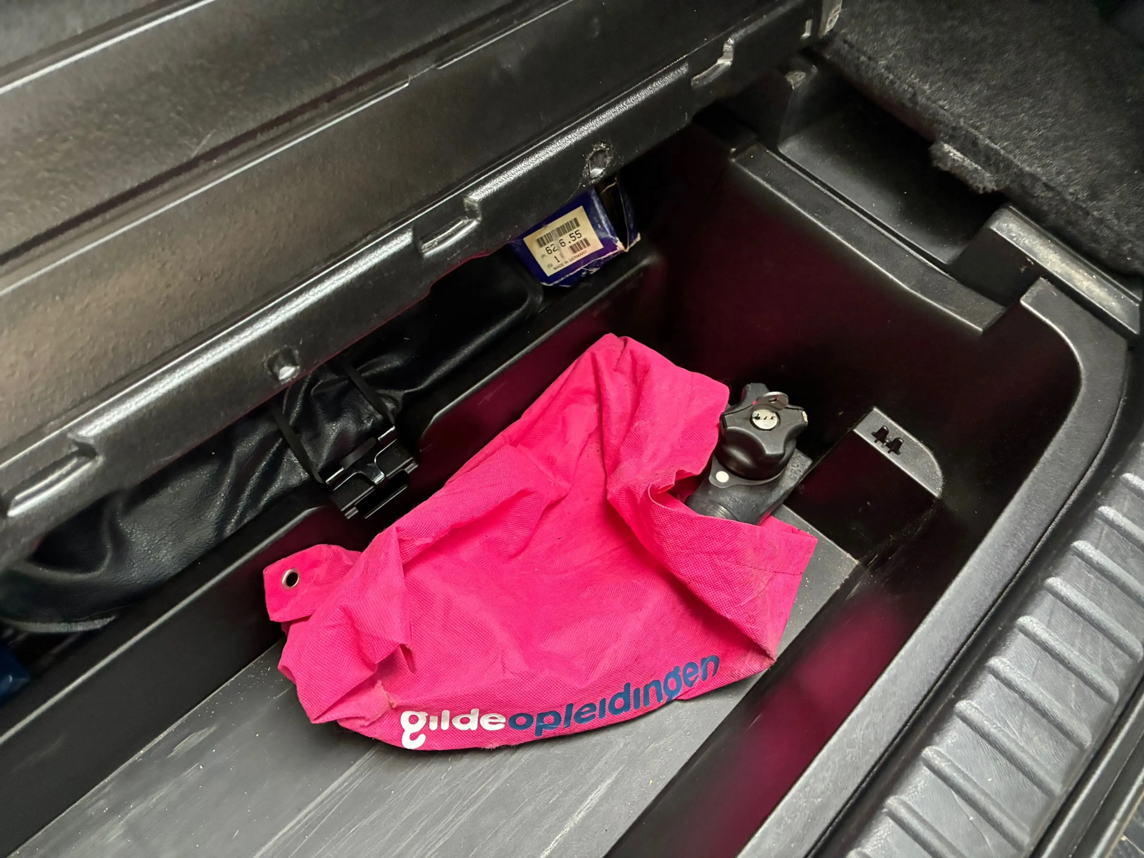 Toyota RAV 4 2.0 VVTi Dynamic 2WD | Cruise + Clima Nu € 7.975,- — photo 10