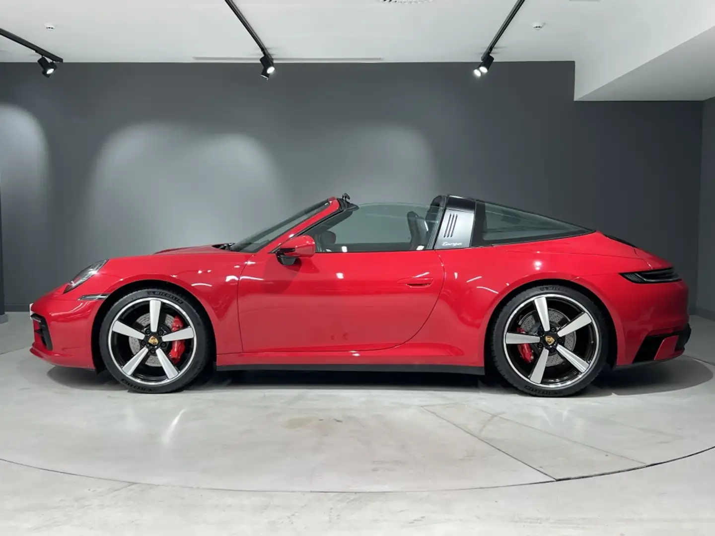 Porsche 992 Targa 4 S PDK Rojo - 2