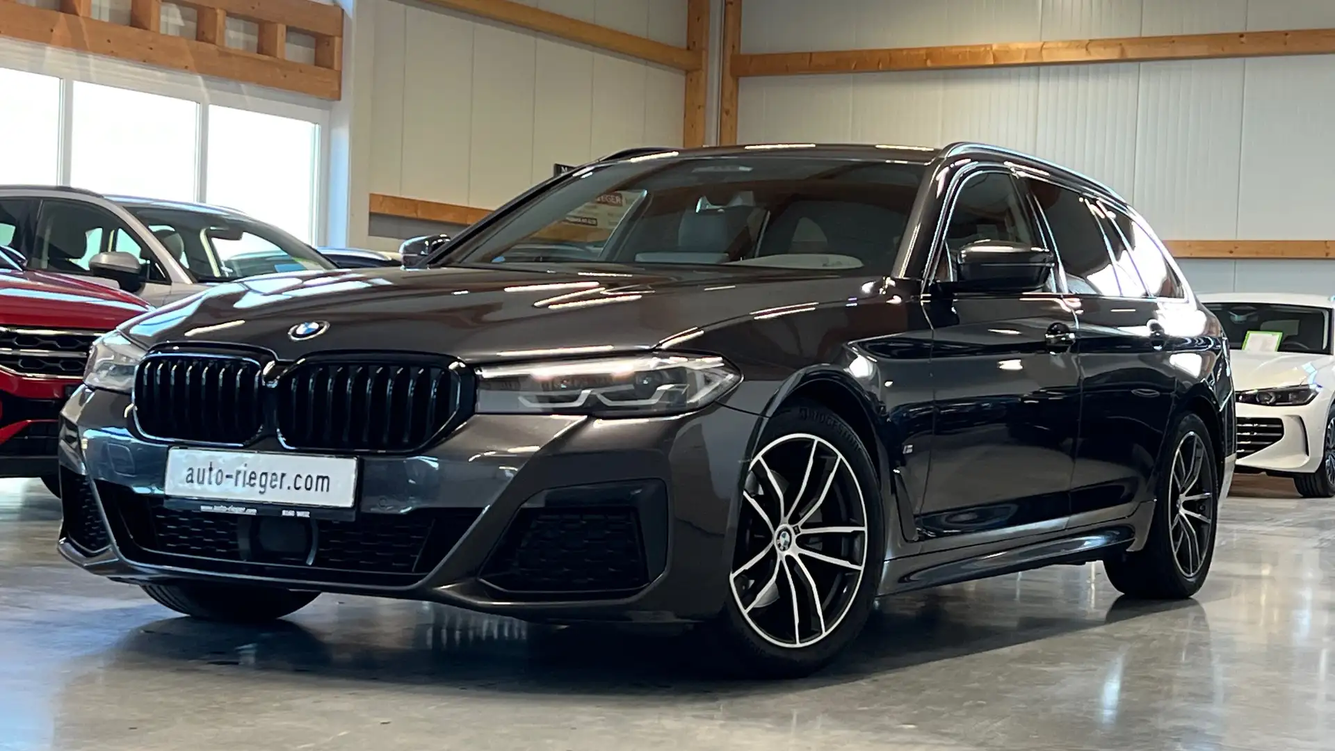 BMW 520 520 d xDrive M Sport AHK, Kamera, ACC Schwarz - 2