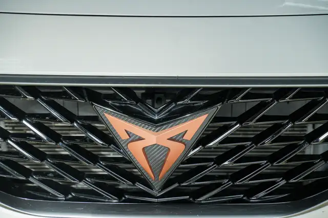 Cupra Formentor view 8