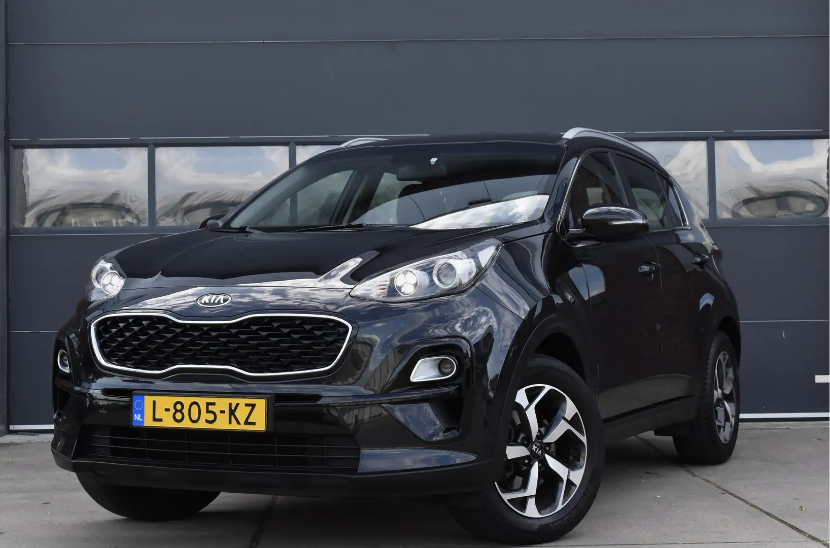 Kia Sportage 1.6 GDI DynamicLine Carplay - Trekhaak - Cruise - Zwart - 1