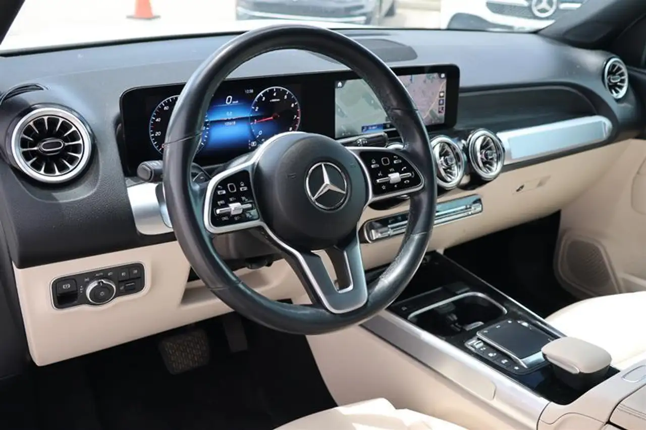 Mercedes-Benz GLB снимка Mercedes-Benz GLB