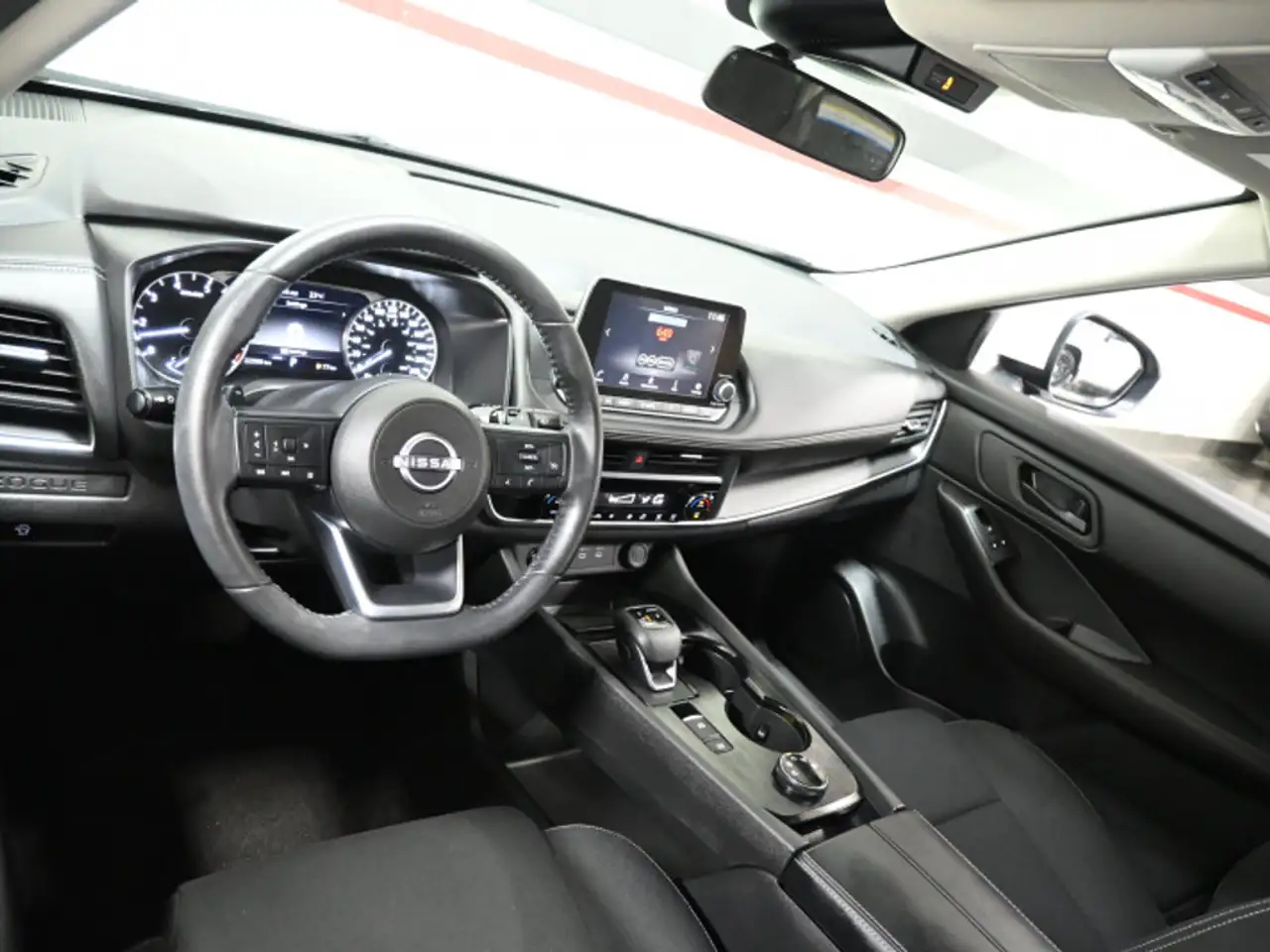 Nissan Rogue снимка Nissan Rogue
