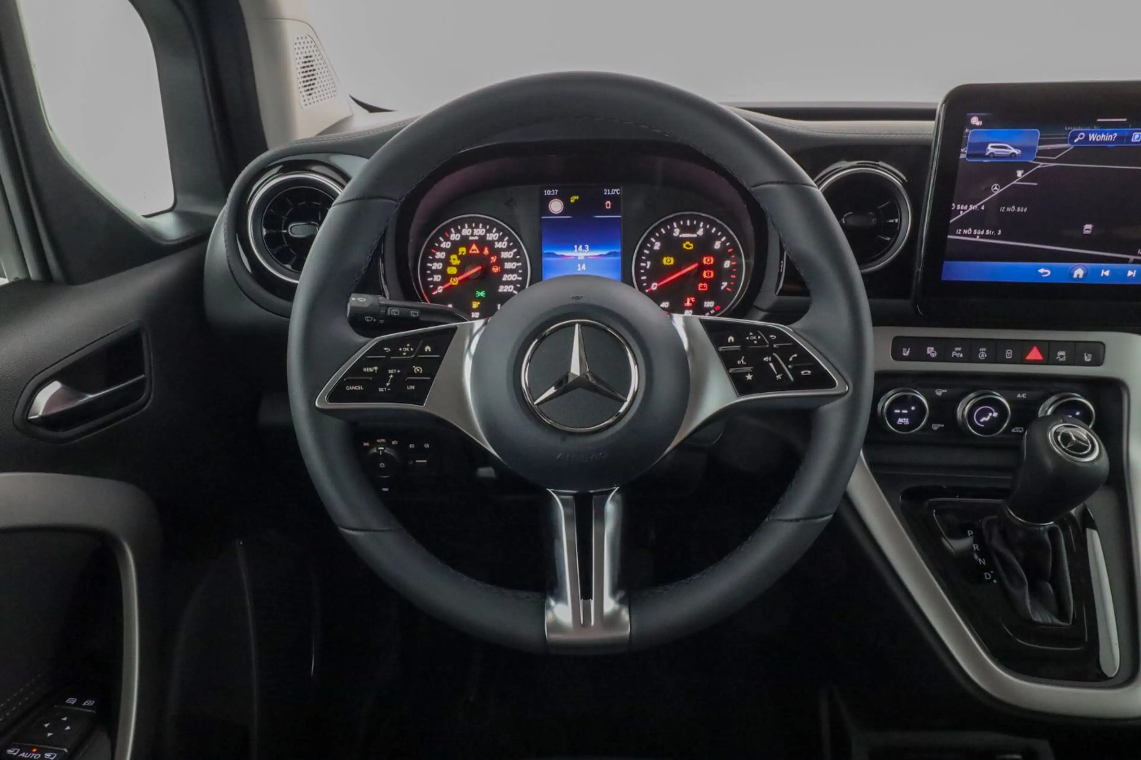 Mercedes-Benz T-Class T 180 lang Automatik Navi Cam SHZ AHK — photo 11