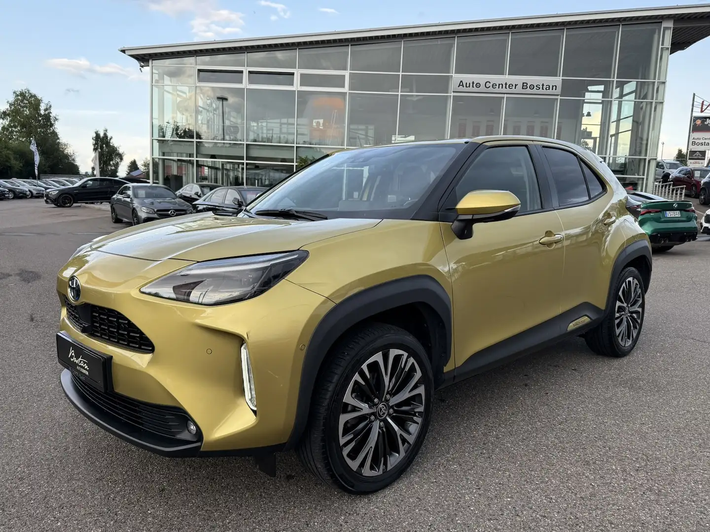 Toyota Yaris Cross 1.5 HYBRID FWD ELEGANT/1.HAND/360° Or - 2