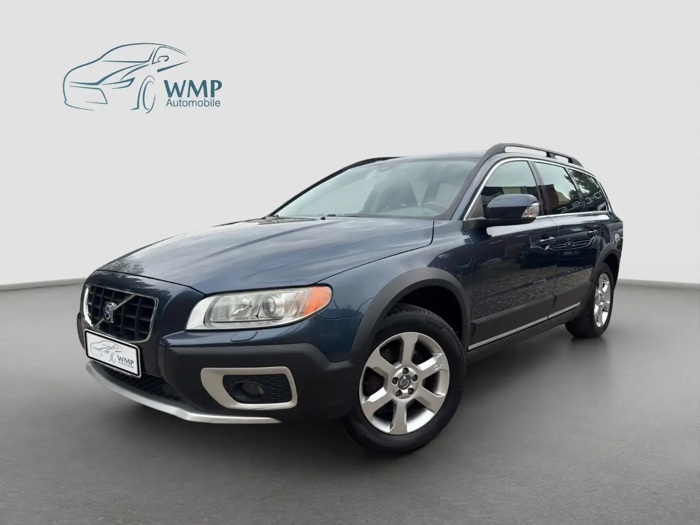 Volvo XC70 Summum AWD/Leder/PDC/Bi-Xenon/Dynaudio Синій - 1