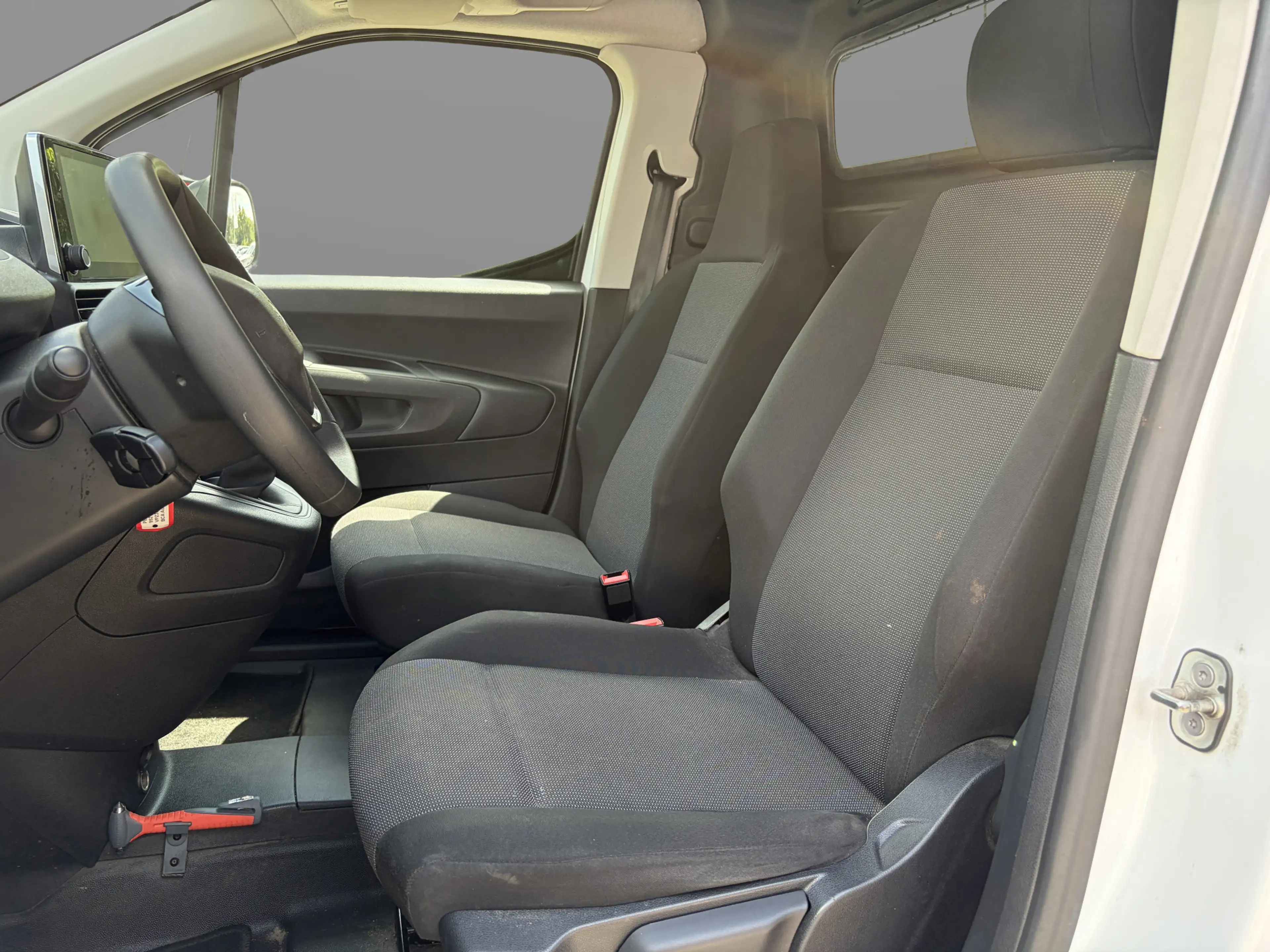 Peugeot Partner 1.2 Premium Benzine! * Apple\Android * Cruise * Ai — photo 2