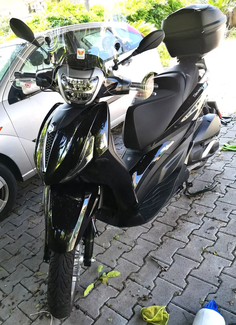 Piaggio Beverly 300 hpe Černá - 1