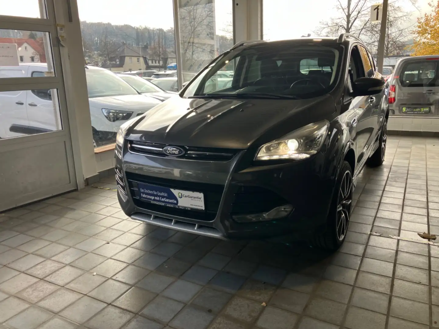 Ford Kuga 2.0 TDCi Fin. ab 2,99% Navi, Parkpilot Gris - 2