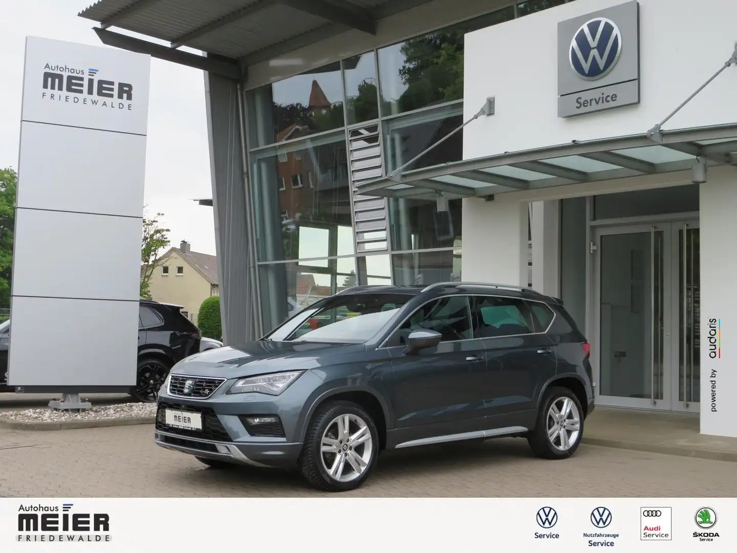 SEAT Ateca 1.5TSI FR DSG AHK LED MirrorLink ACC Beats Silber - 1