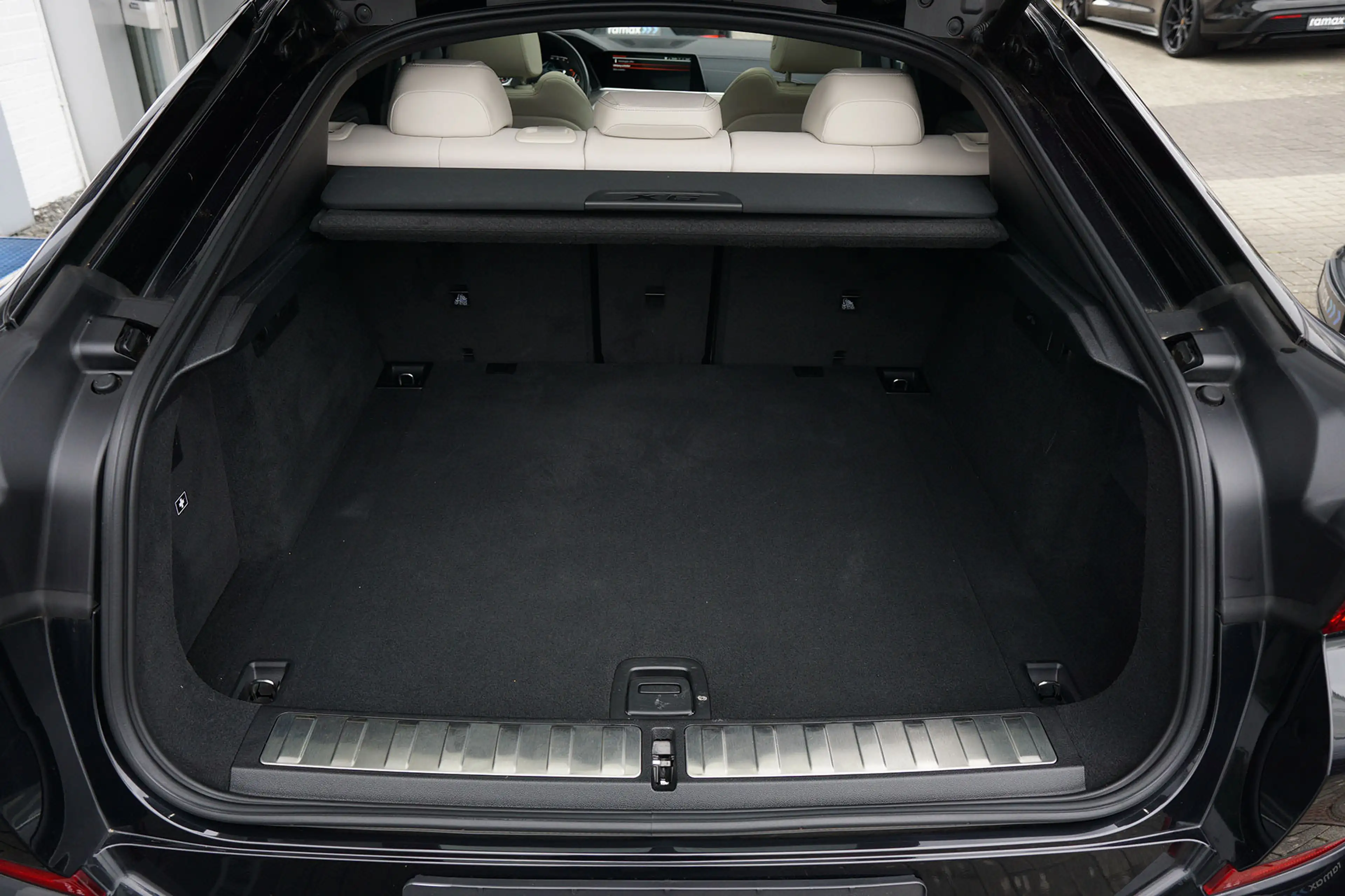 BMW X6 X6 xDrive30d M SPORTPAKET-BLACK EDITION-PANO-22M — photo 47