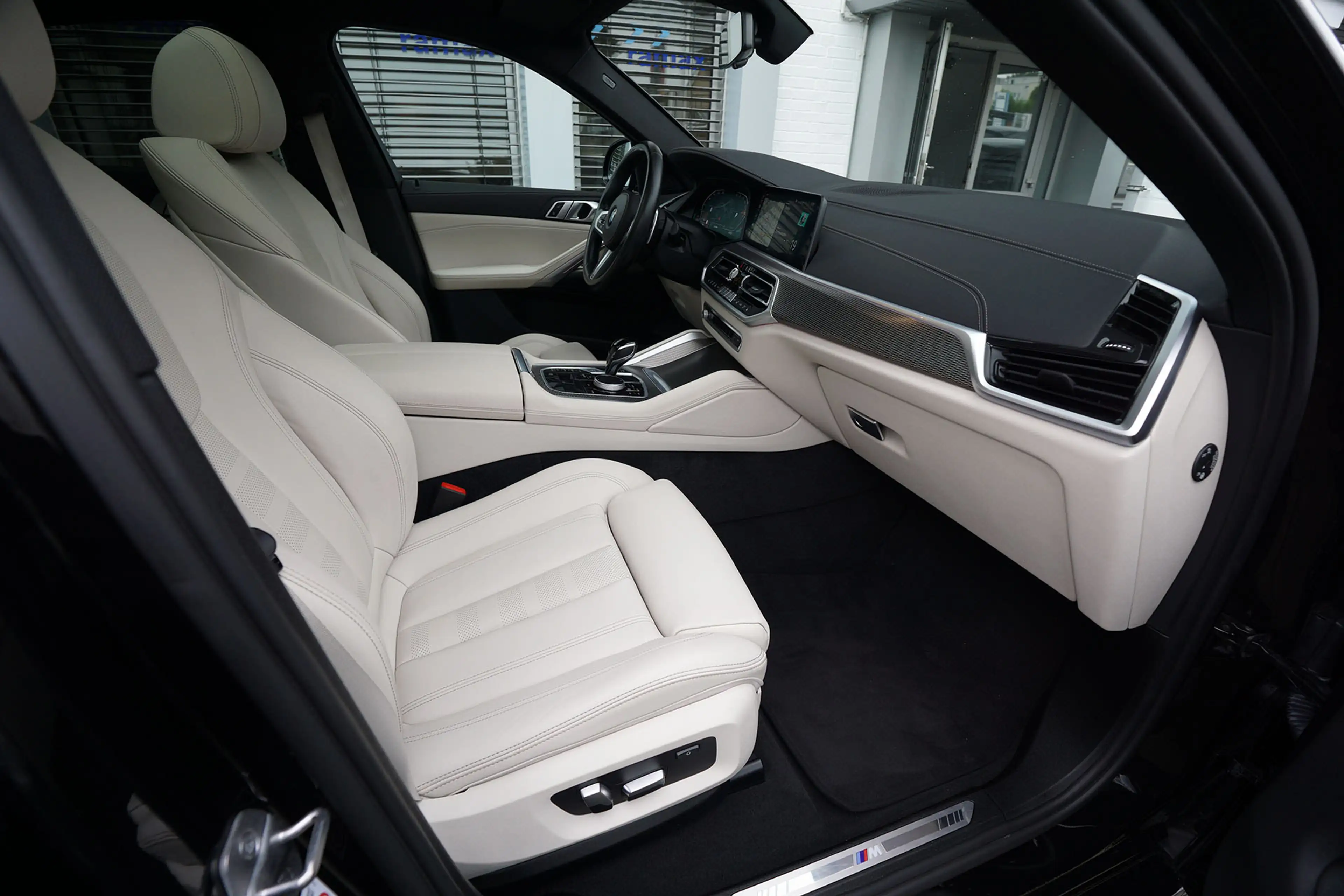 BMW X6 X6 xDrive30d M SPORTPAKET-BLACK EDITION-PANO-22M — photo 4