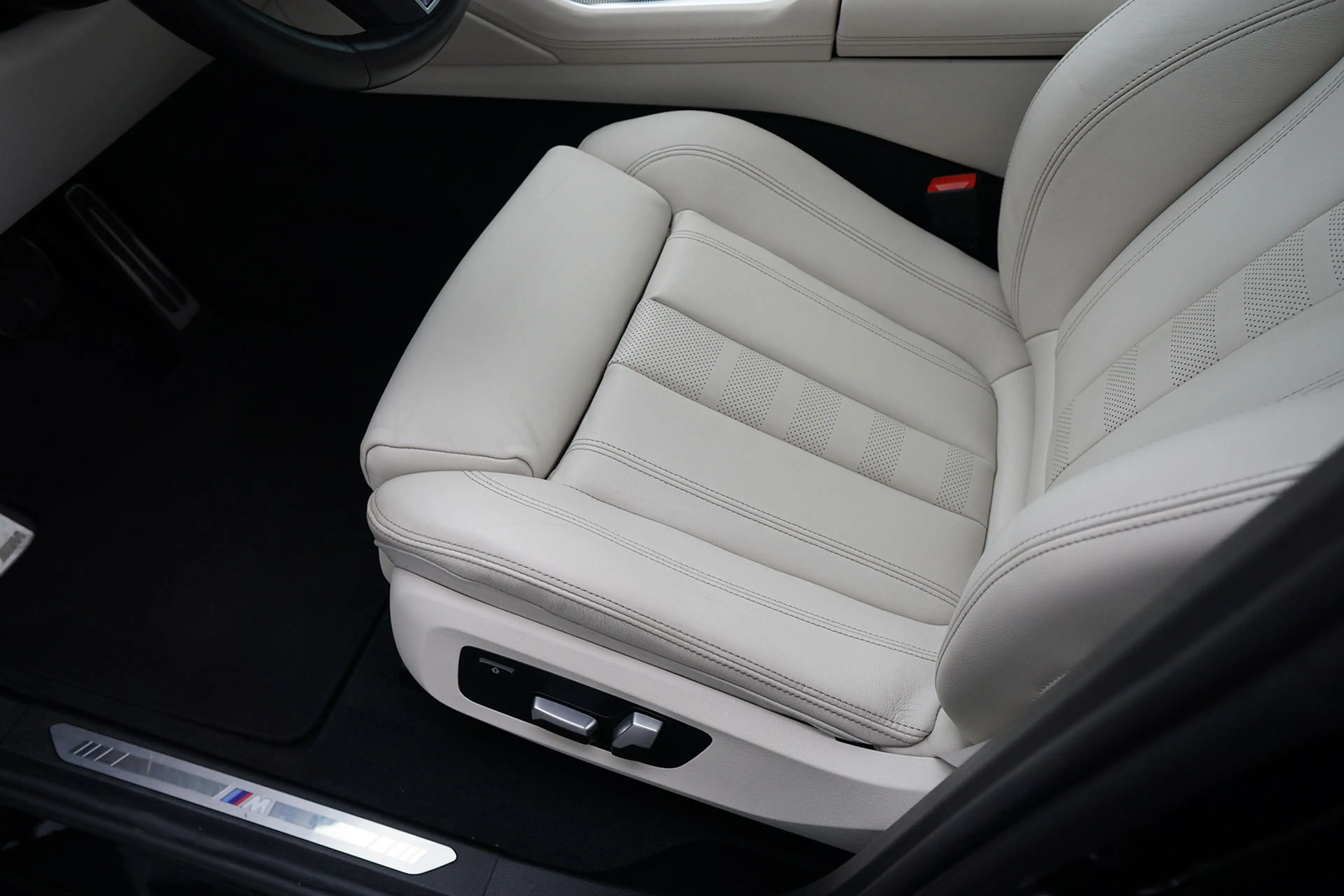 BMW X6 X6 xDrive30d M SPORTPAKET-BLACK EDITION-PANO-22M — photo 25
