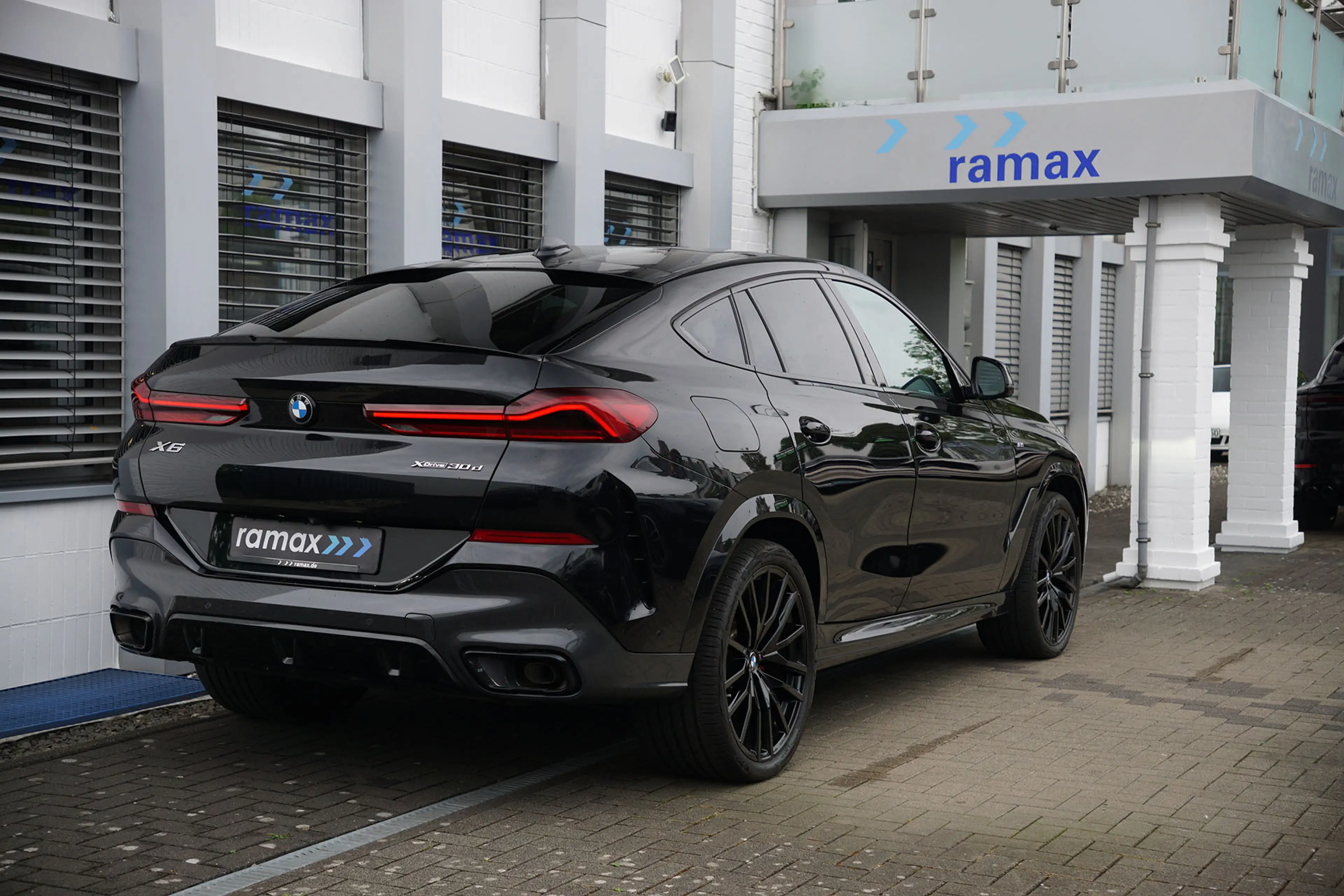 BMW X6 X6 xDrive30d M SPORTPAKET-BLACK EDITION-PANO-22M — photo 8
