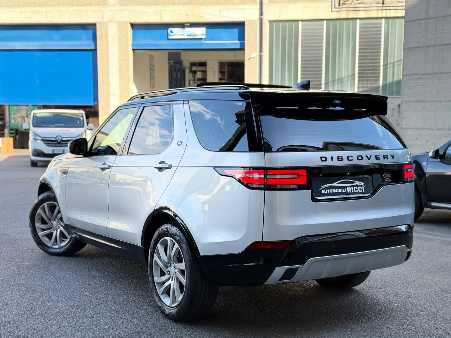 Land Rover Discovery 2.0 SD4 240 CV HSE Luxury Gris - 2