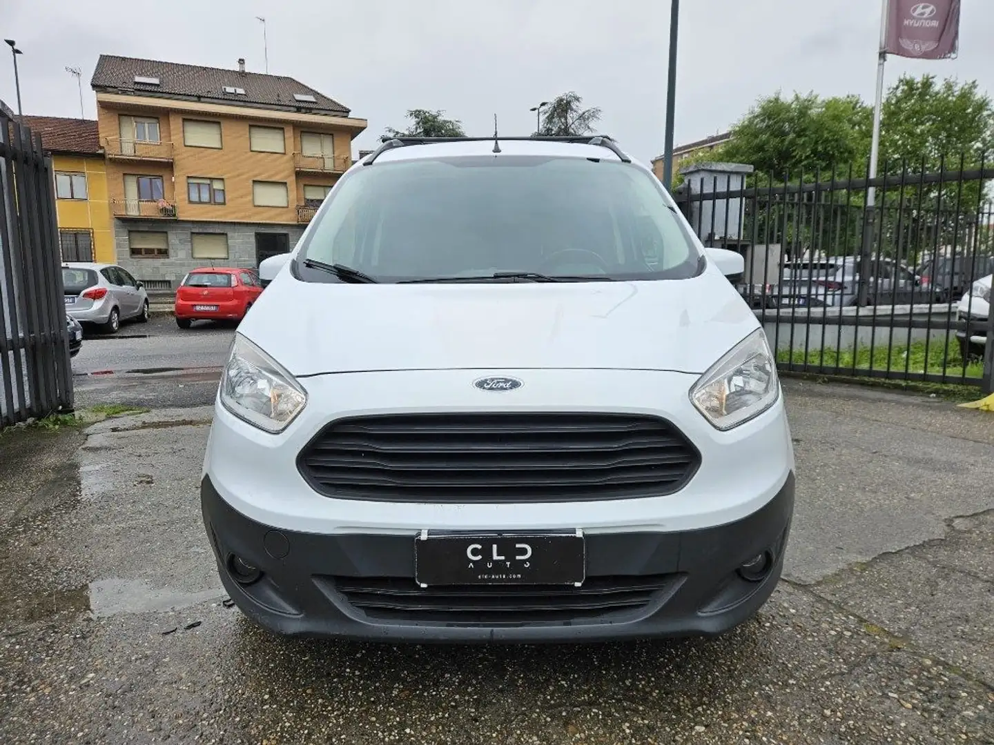 Ford Tourneo Courier 1.5 TDCI 95 CV Bianco - 2