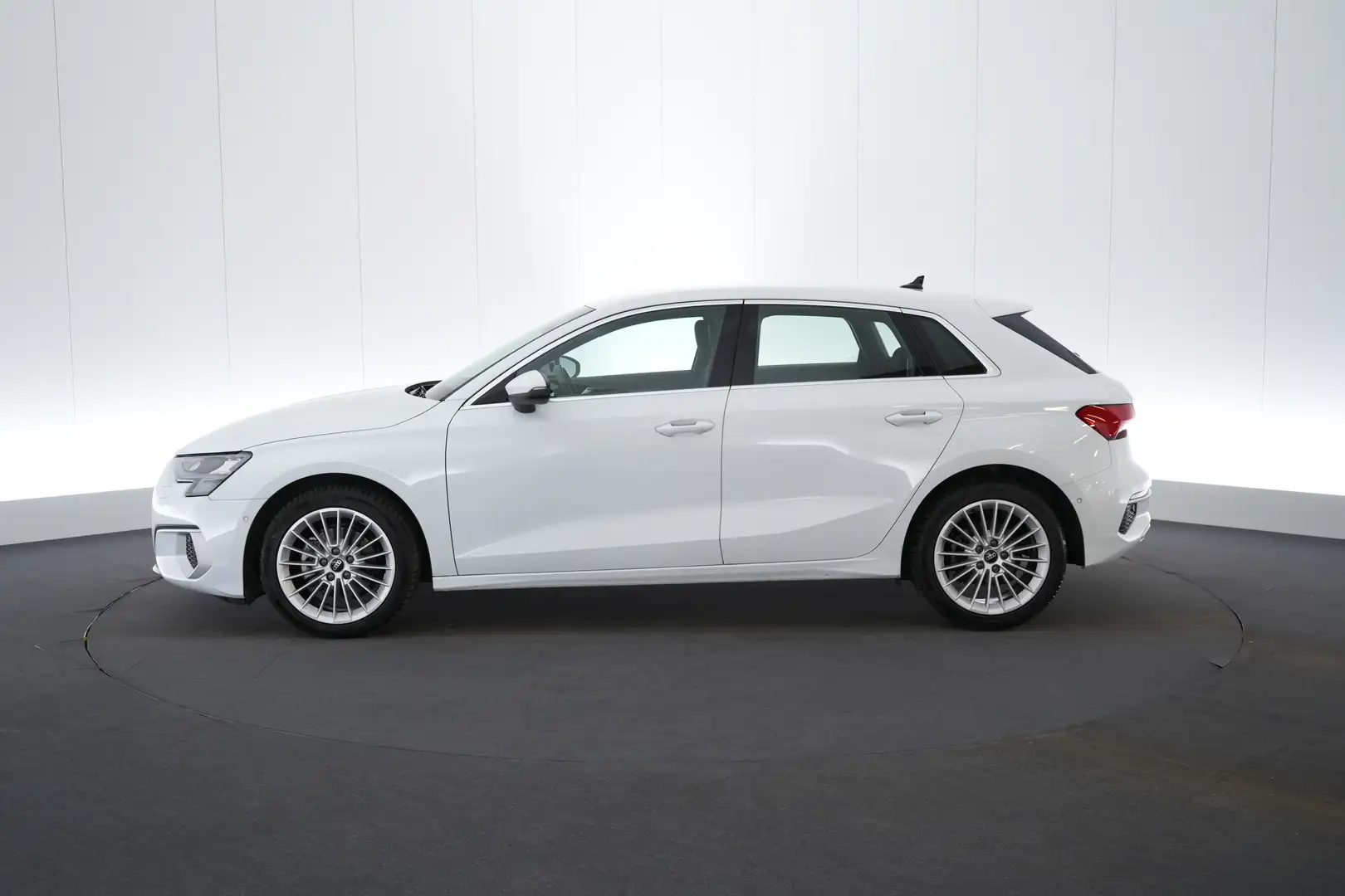 Audi A3 Sportback 35 TFSI MHEV Advanced S-tronic Business Wit - 2