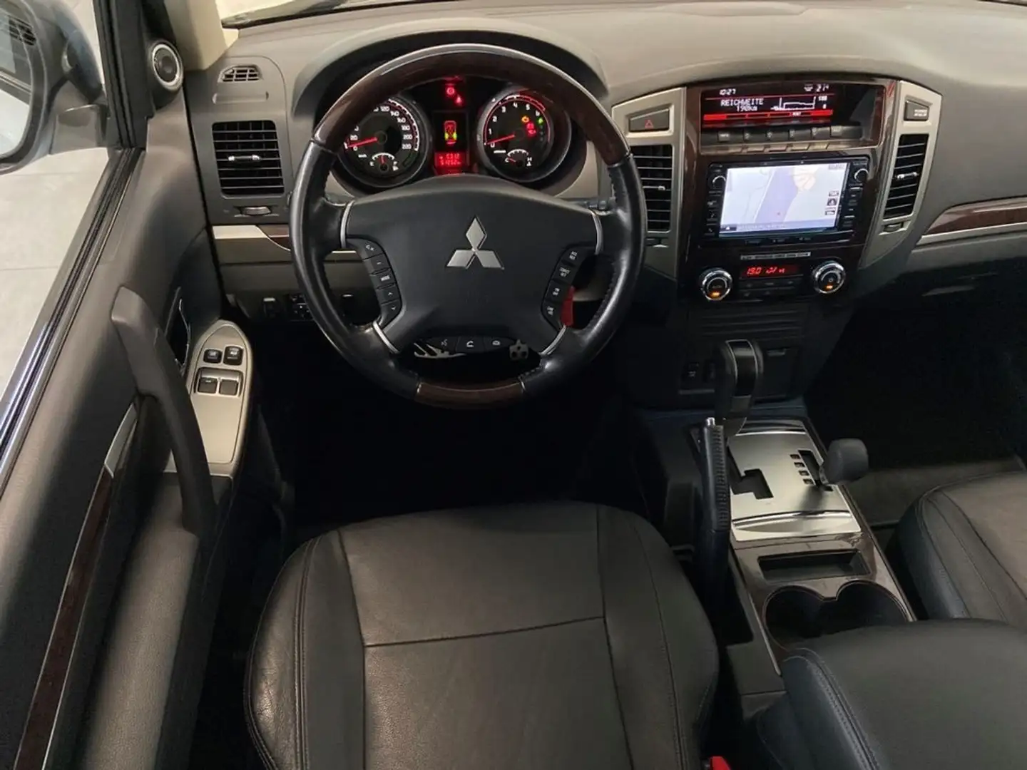 Mitsubishi Pajero 3.2 DI-D 16V aut. 3p. Top Alb - 1