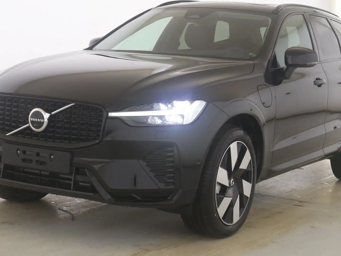 Volvo XC60 T8 Ultimate Dark Recharge PlugIn Hybrid AWD Schwarz - 1