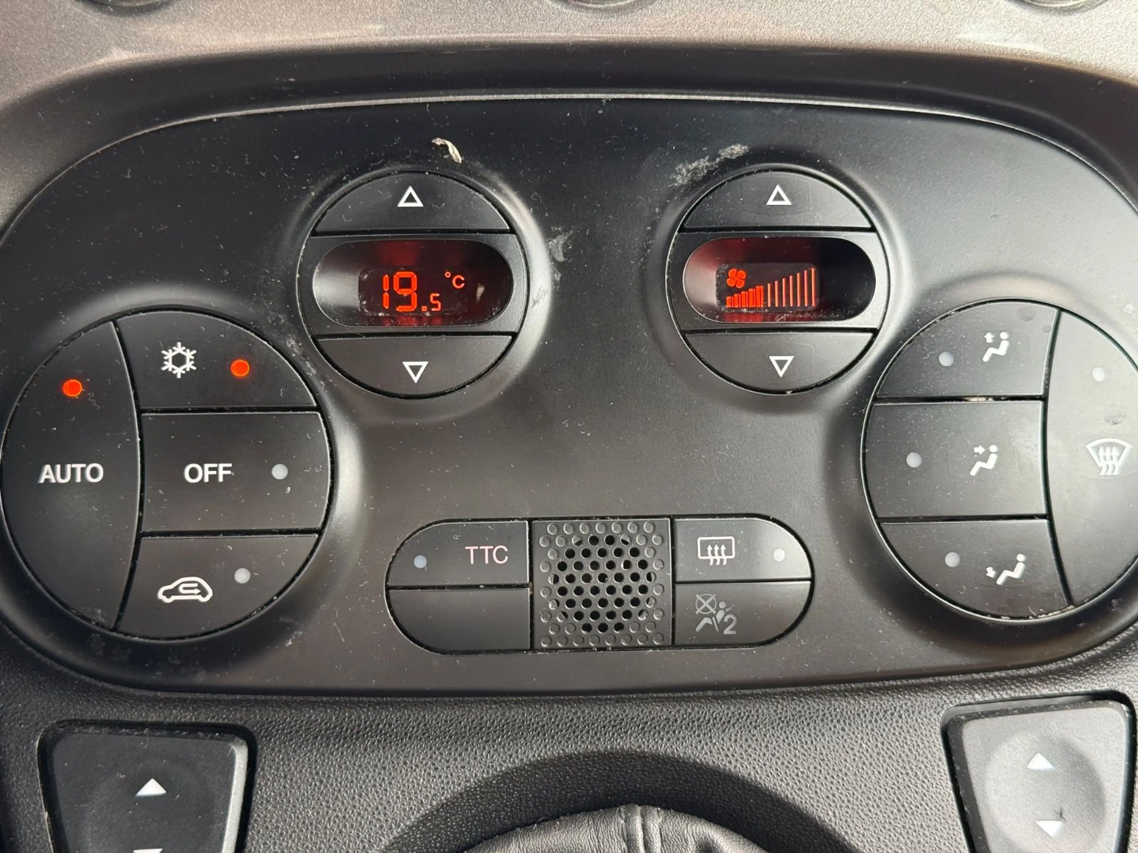 Abarth 500 595 Turismo — photo 6